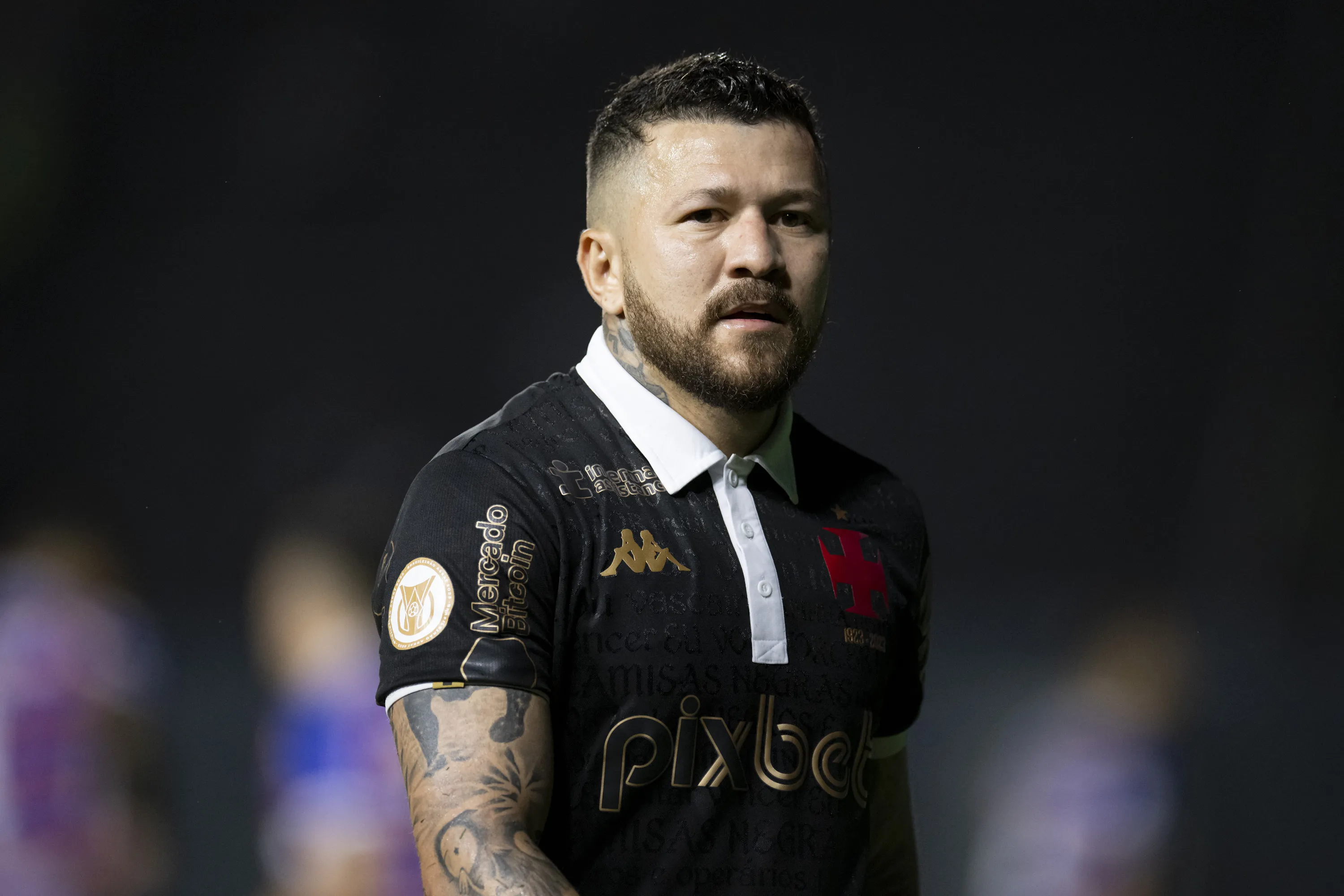 Foto: Jorge Rodrigues/AGIF – Rossi em ação pelo Vasco no Campeonato Brasileiro.