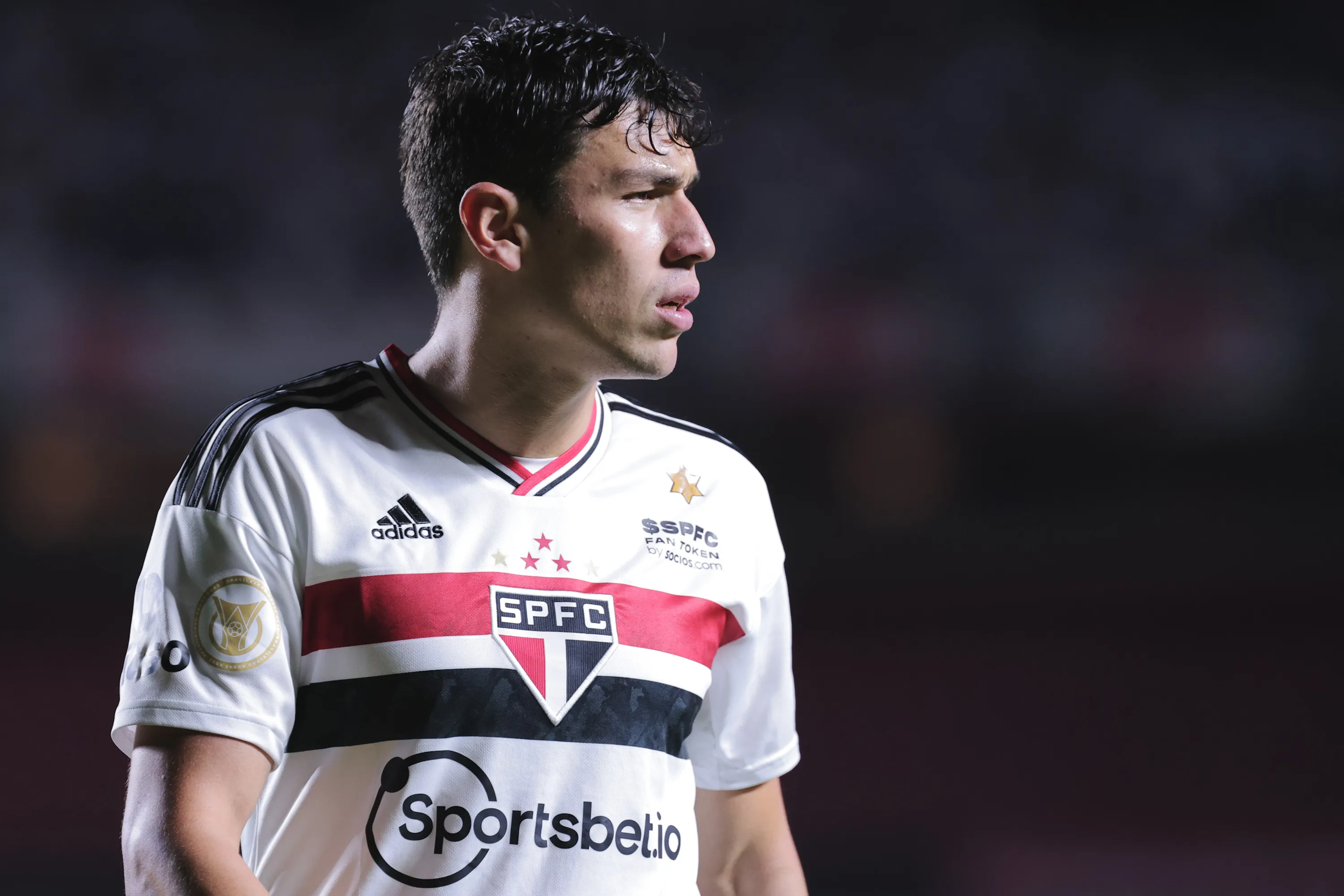 Ferraresi é agredido em jogo da Venezuela. Foto: Ettore Chiereguini/AGIF