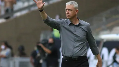 Foto: Fernando Moreno/AGIF – Tiago Nunes fala sobre seu maior desafio no Botafogo.