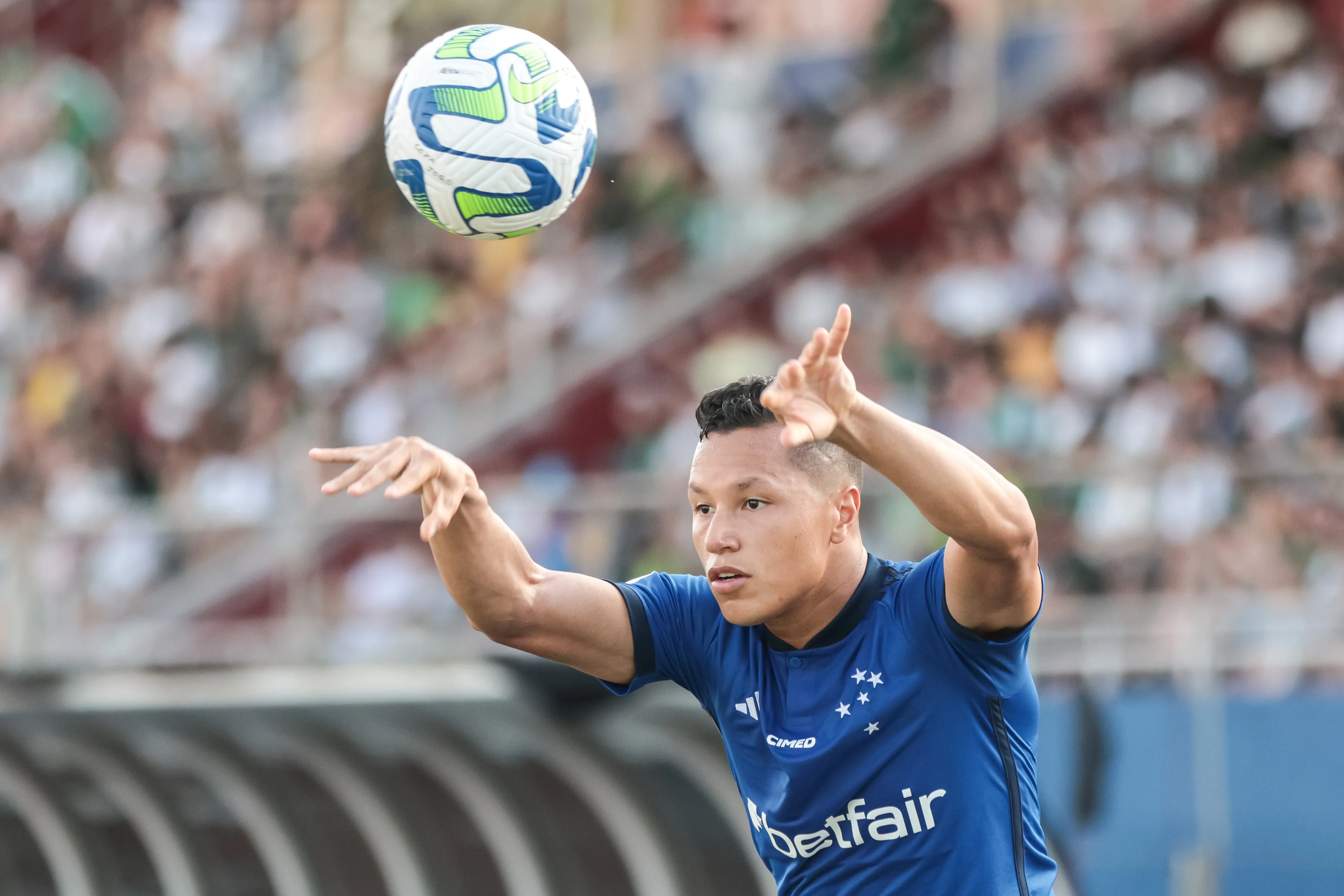 Cruzeiro não pretende abrir negociações por Marlon antes do fim do Brasileirão. Foto: Robson Mafra/AGIF