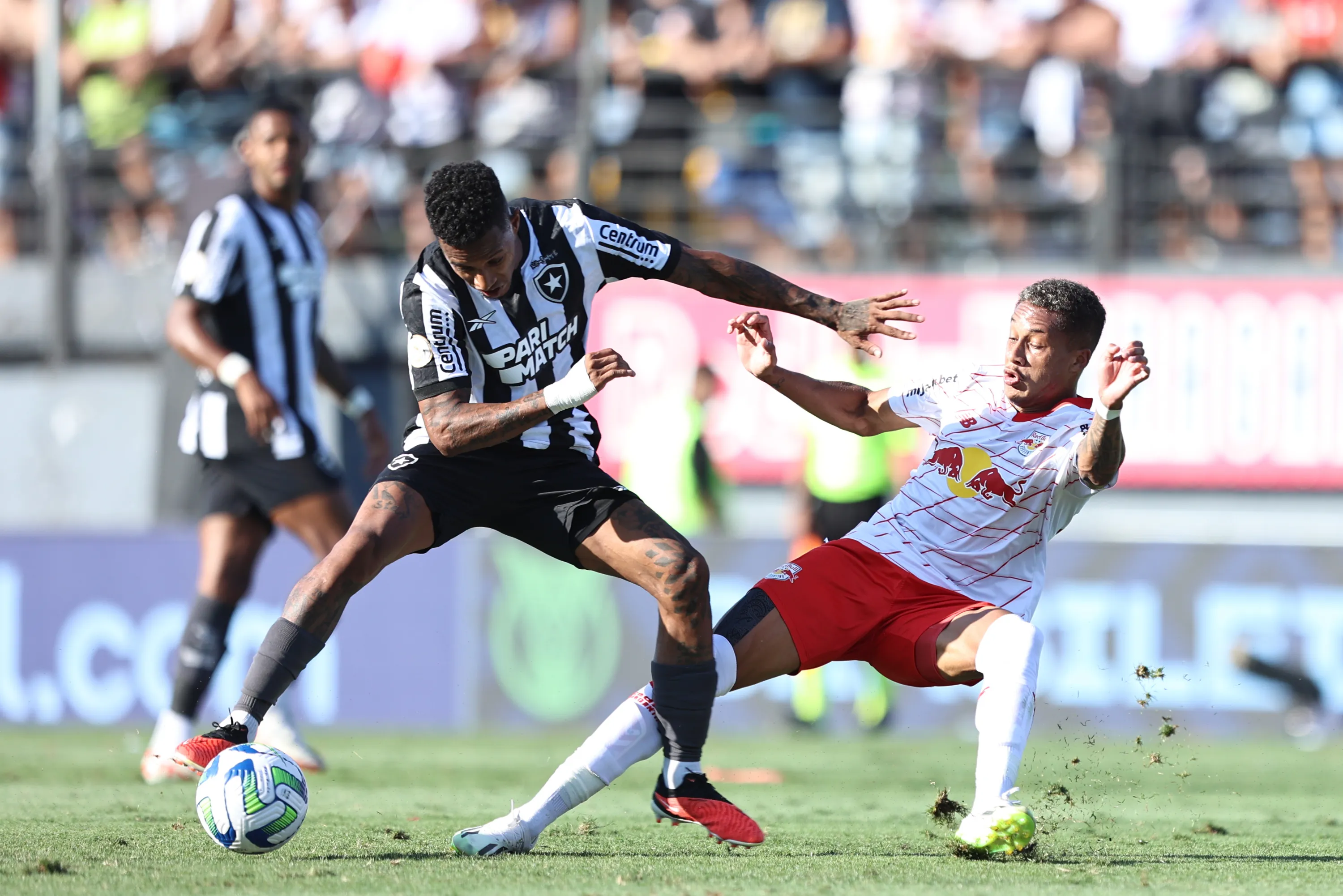 Foto: Diogo Reis/AGIF – Botafogo no empate com o Bragantino pelo Campeonato Brasileiro.