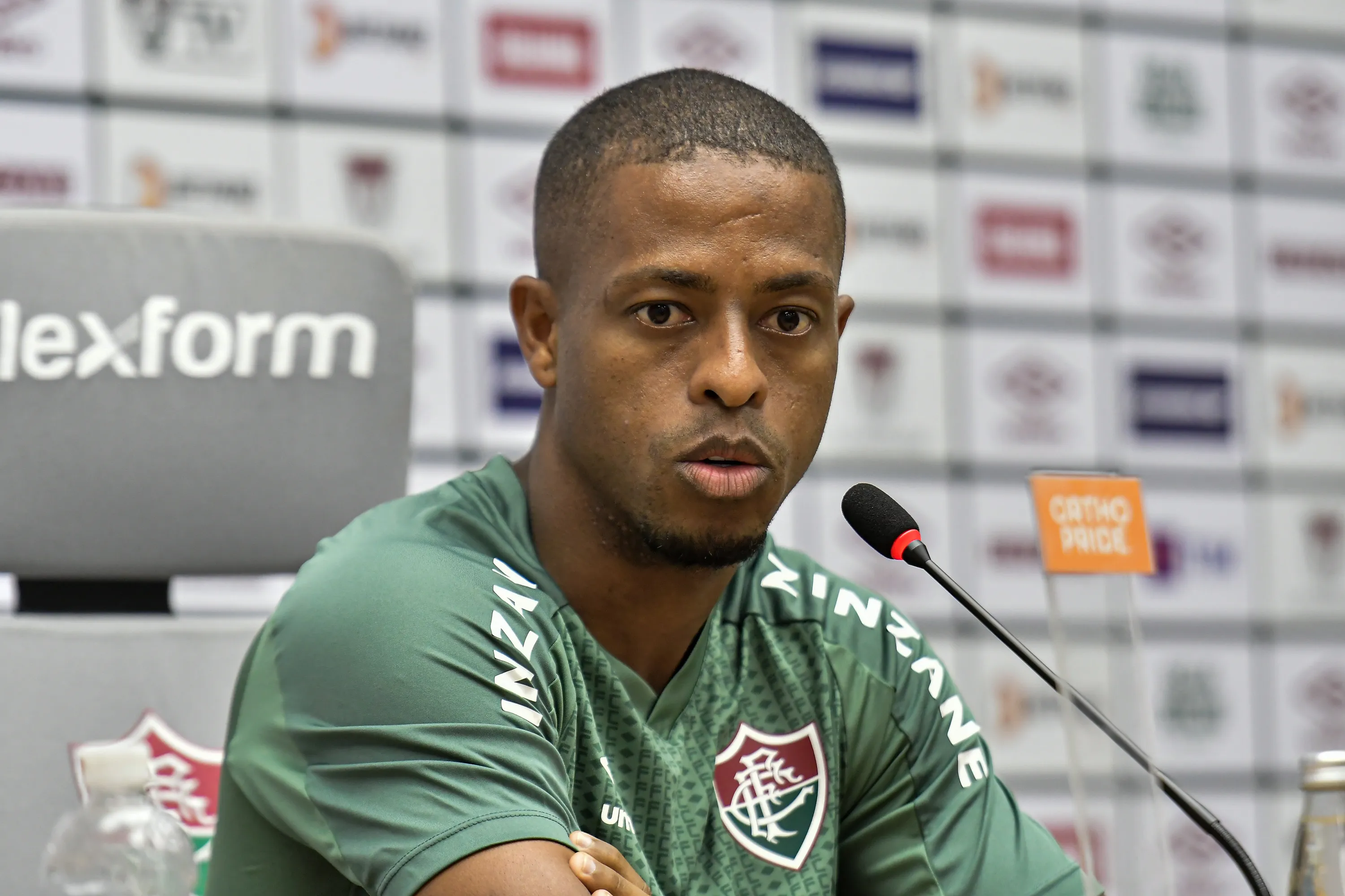 Keno durante sua apresentacao oficial como jogador do Fluminense. Foto: Thiago Ribeiro/AGIF