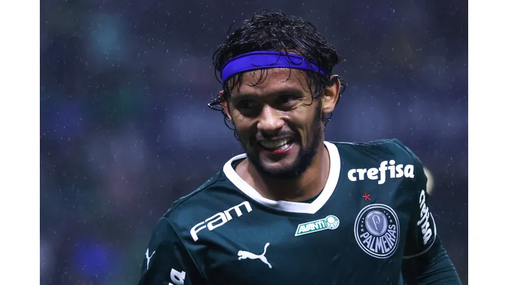 Foto: Marcello Zambrana/AGIF - Gustavo Scarpa quando defendia o Palmeiras em partida pelo Campeonato Brasileiro