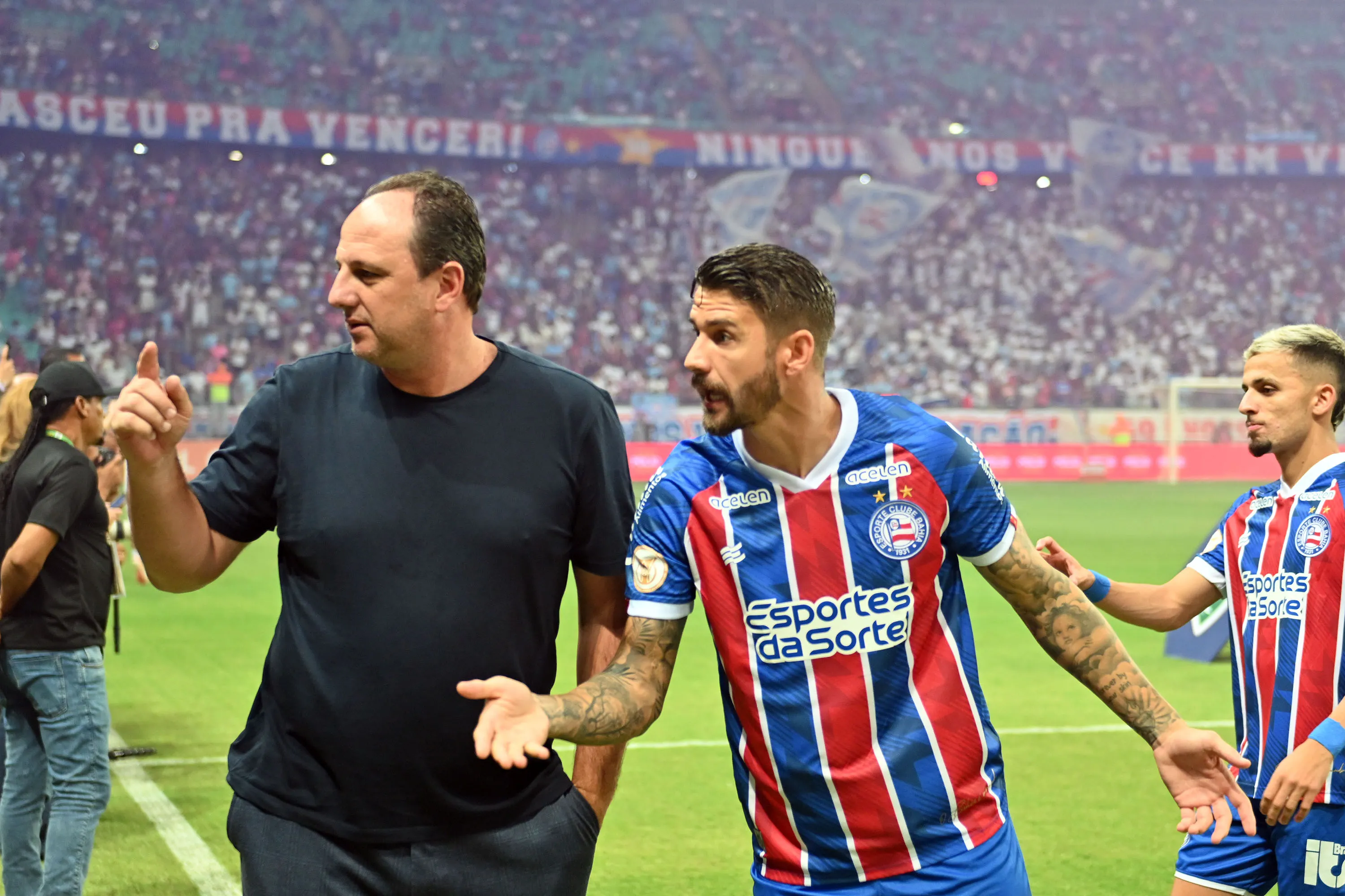 Foto: Walmir Cirne/AGIF – Rogério Ceni em ação pelo Bahia no Campeonato Brasileiro.