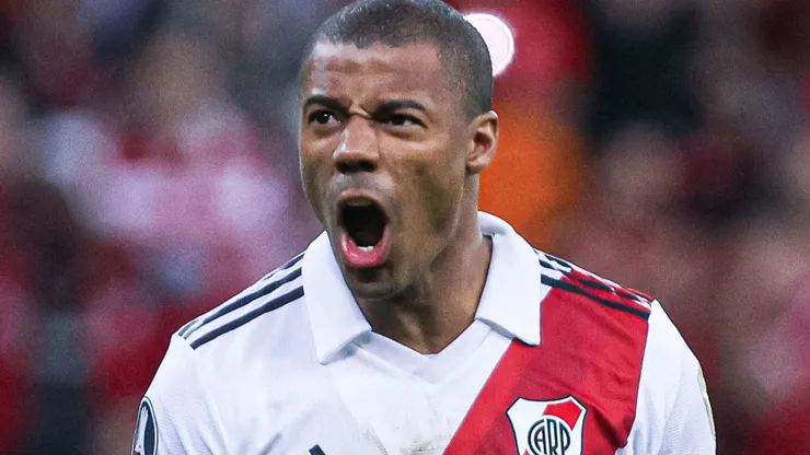 Nico De La Cruz jogador do River Plate comemora gol marcado de penalti em decisão durante partida contra o Internacional no estádio Beira-Rio pelo campeonato Libertadores 2023. Foto: Maxi Franzoi/AGIF
