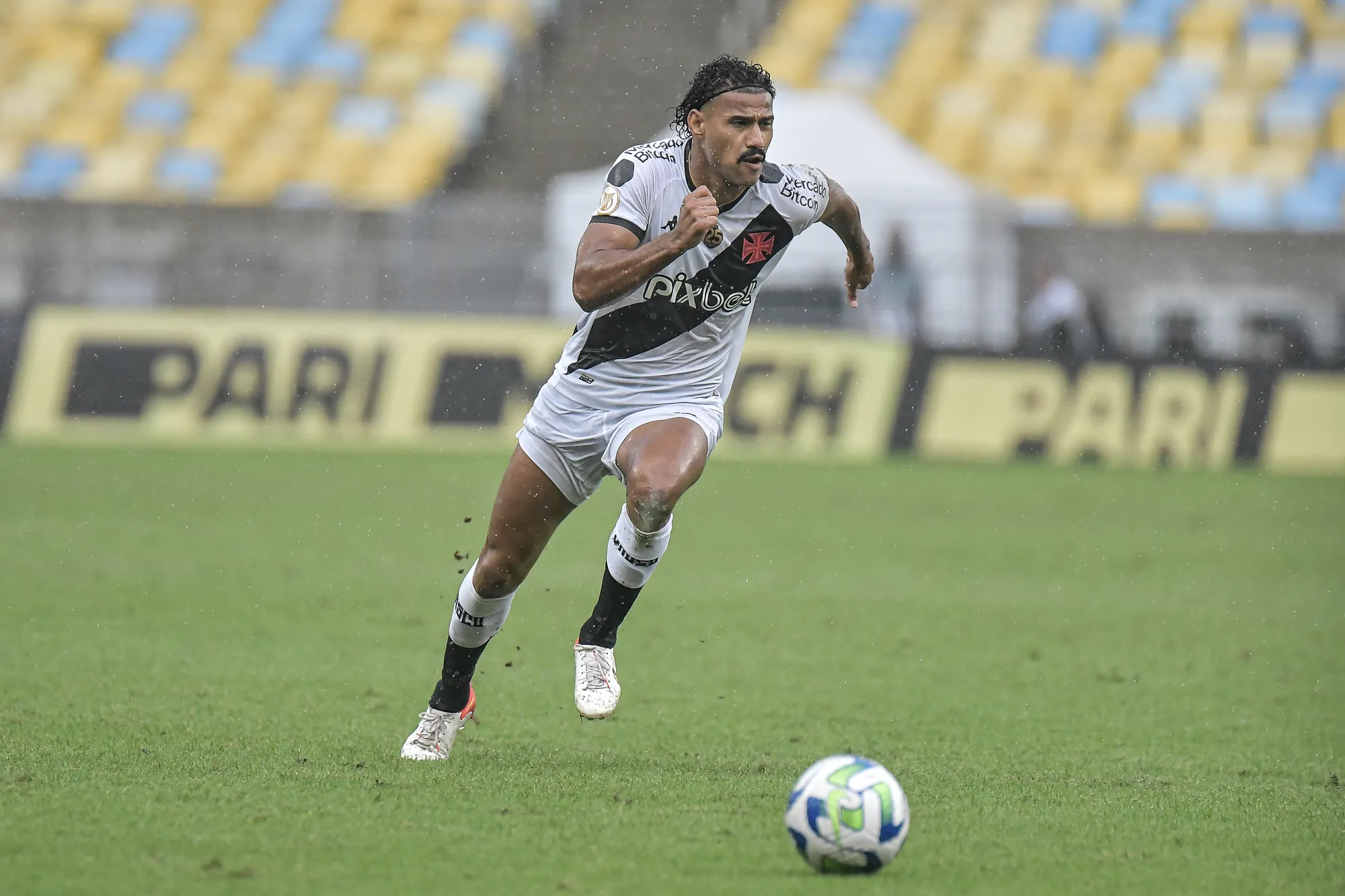 Gabriel Dias, lateral do Vasco. Foto: Thiago Ribeiro/AGIF
