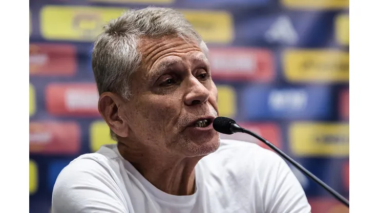 Paulo Autuori faz cobranças ao elenco do Cruzeiro. Foto: Gustavo Aleixo/Cruzeiro