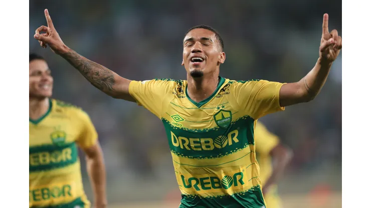 Denilson interessa ao Fluminense. Foto: Gil Gomes/AGIF