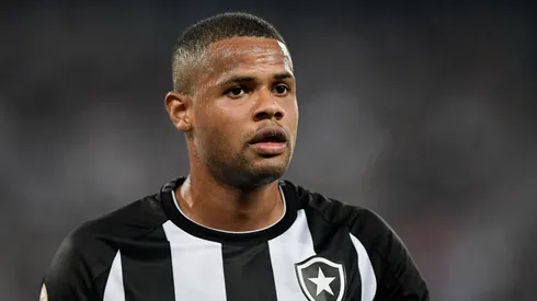 Júnior Santos se pronuncia sobre demissão de Lúcio Flávio no Botafogo. Foto: Thiago Ribeiro/AGIF