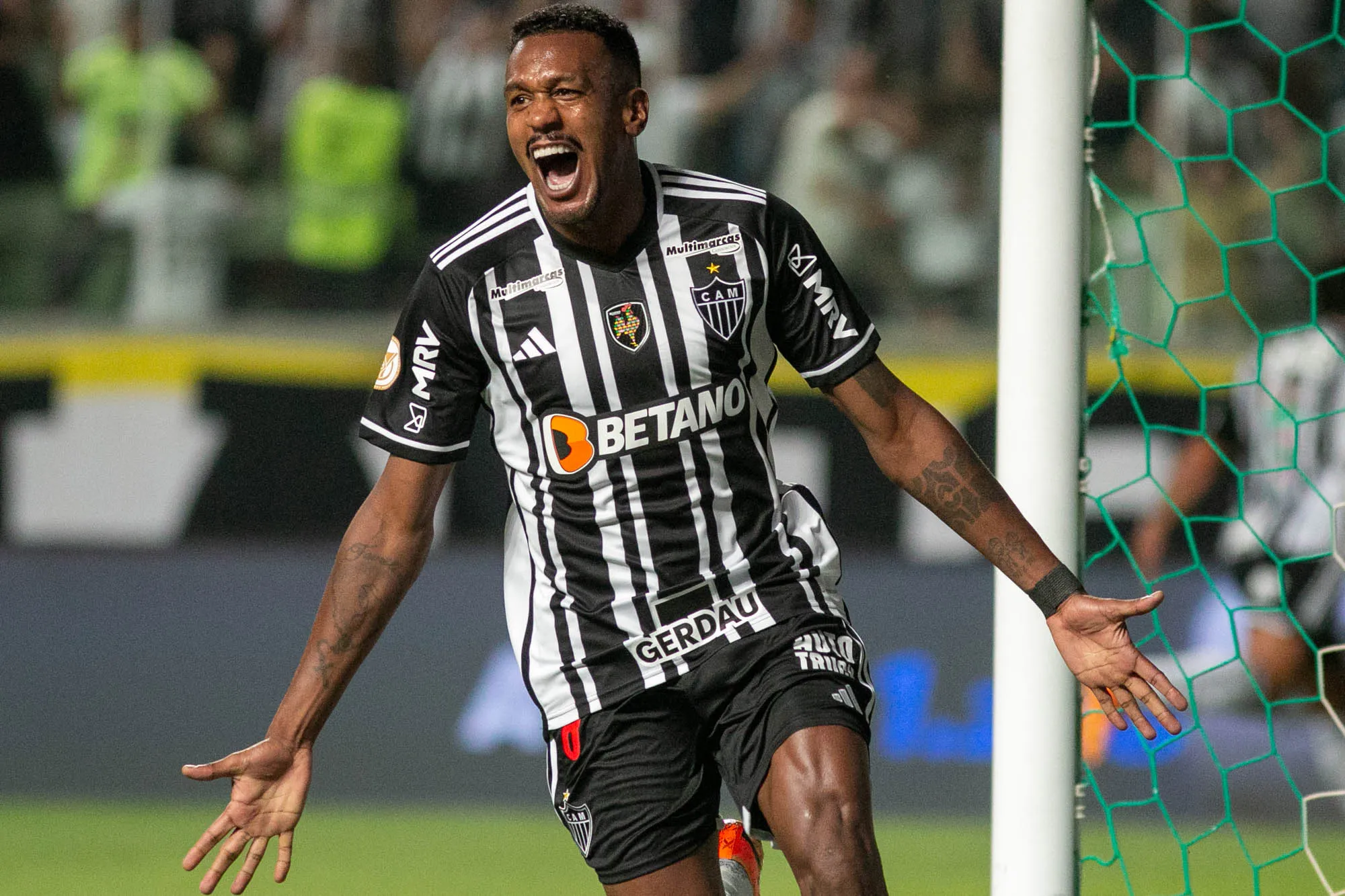 Edenilson pode jogar em rival do Inter em 2024. Foto: Fernando Moreno/AGIF