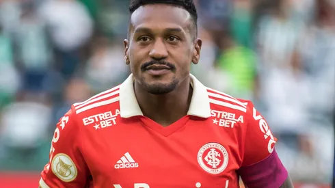 Foto: Robson Mafra/AGIF - Ex-jogador do maior rival vira pauta no Grêmio