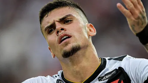 Gabriel Pec durante partida contra o Palmeiras. Foto: Thiago Ribeiro/AGIF