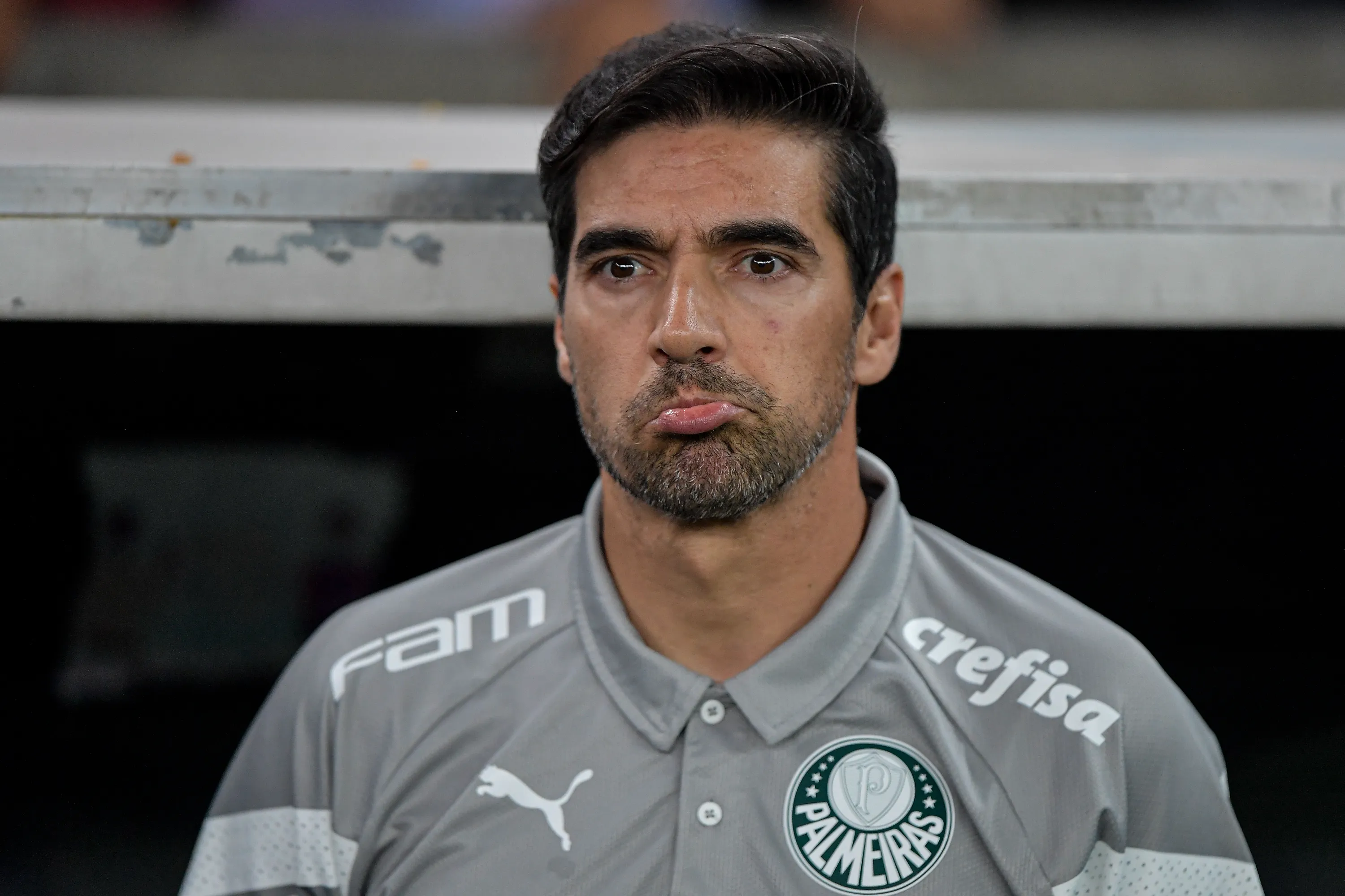 RJ – RIO DE JANEIRO – 08/11/2023 – BRASILEIRO A 2023, FLAMENGO X PALMEIRAS – Abel Ferreira tecnico do Palmeiras durante partida contra o Flamengo no estadio Maracana pelo campeonato Brasileiro A 2023. Foto: Thiago Ribeiro/AGIF