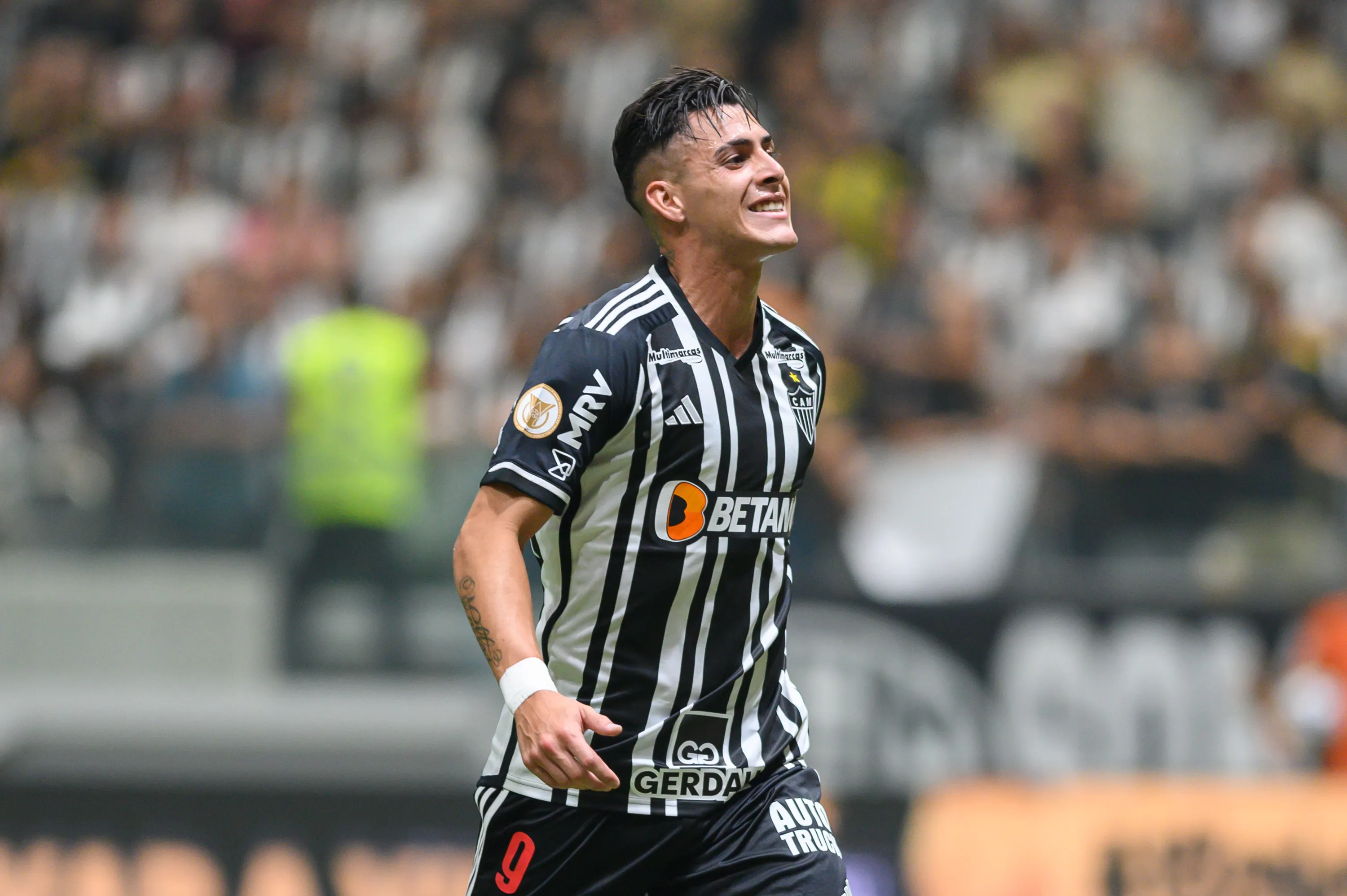 Pavón não deve jogar no Grêmio em 2024. Foto: Alessandra Torres/AGIF