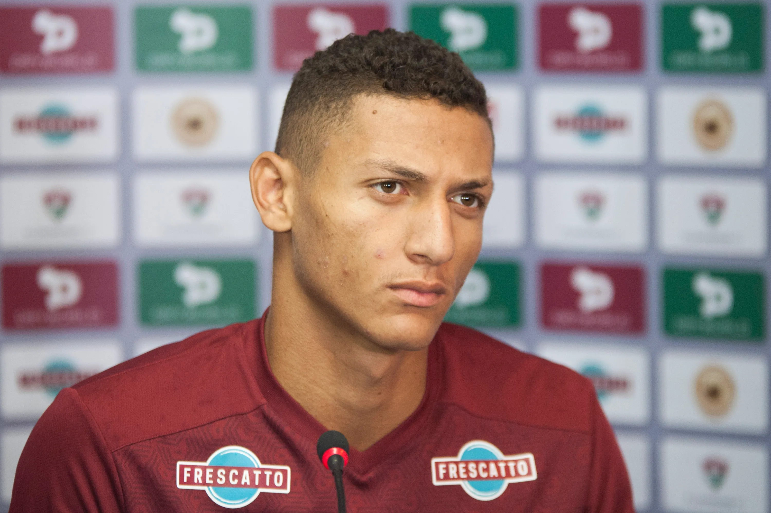 Richarlison, durante coletiva de imprensa do Fluminense no CT das Laranjeiras. Foto: Armando Paiva/AGIF