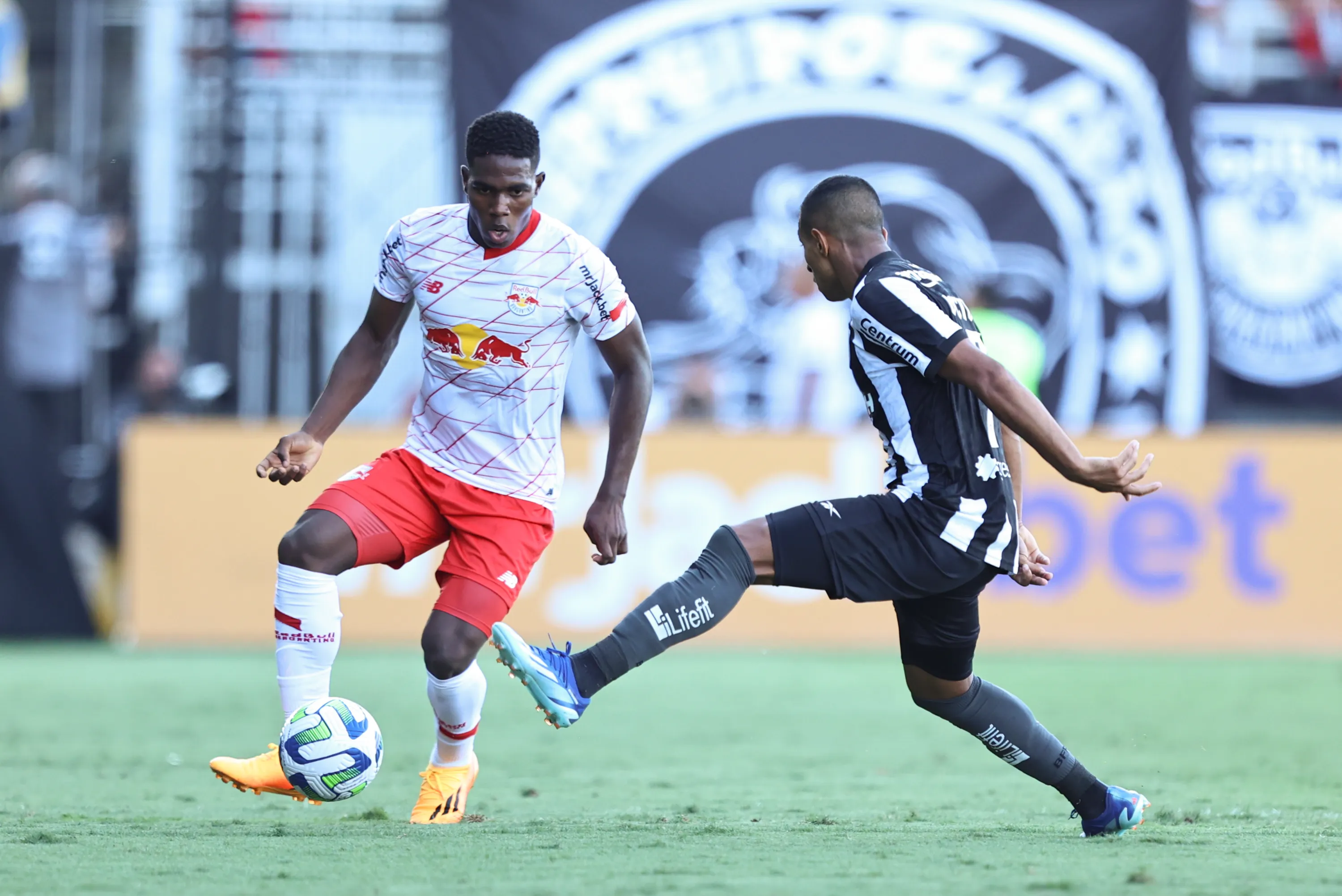 Botafogo x Red Bull Bragantino pelo Brasileirão. Foto: Diogo Reis/AGIF