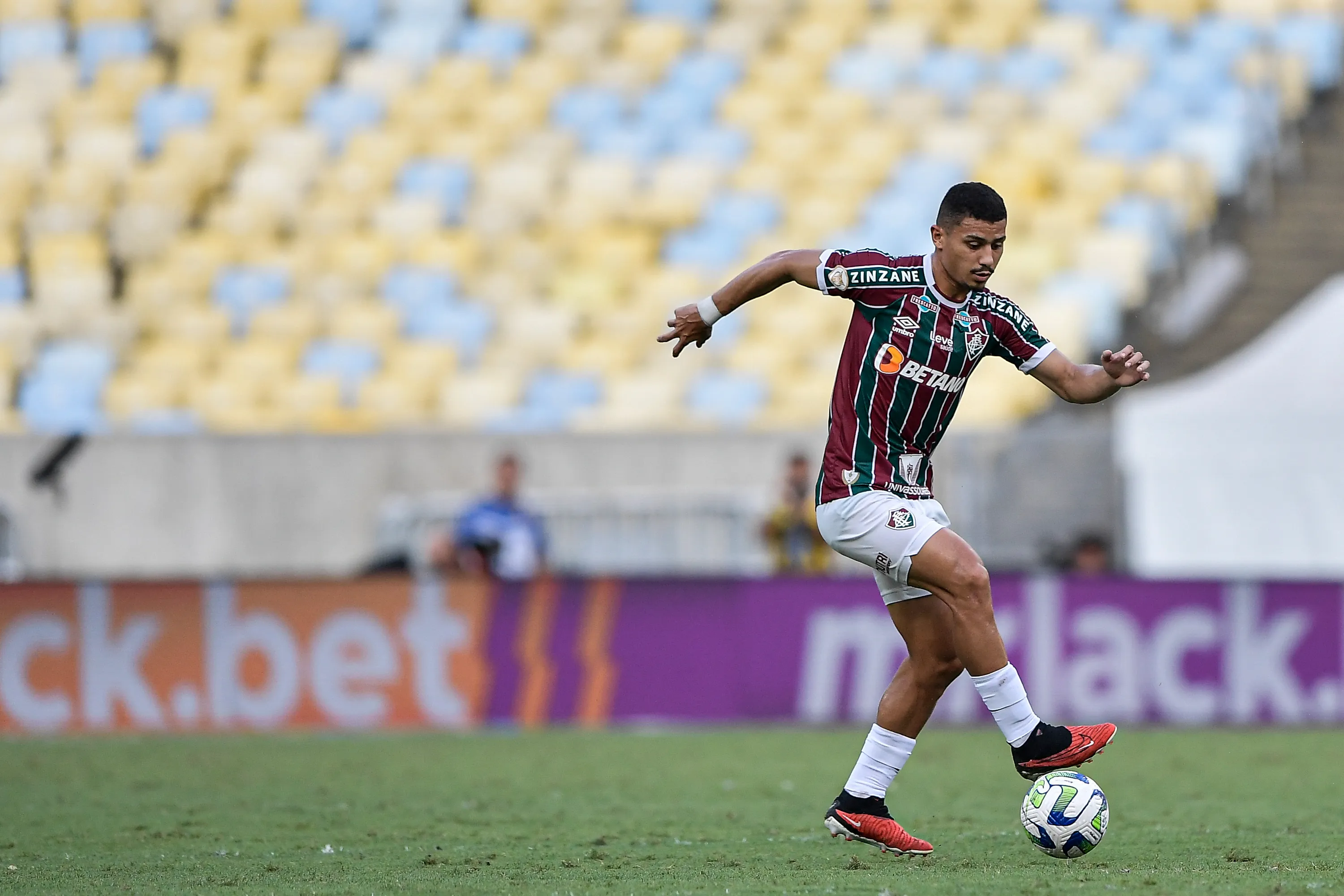 Foto: Thiago Ribeiro/AGIF – André