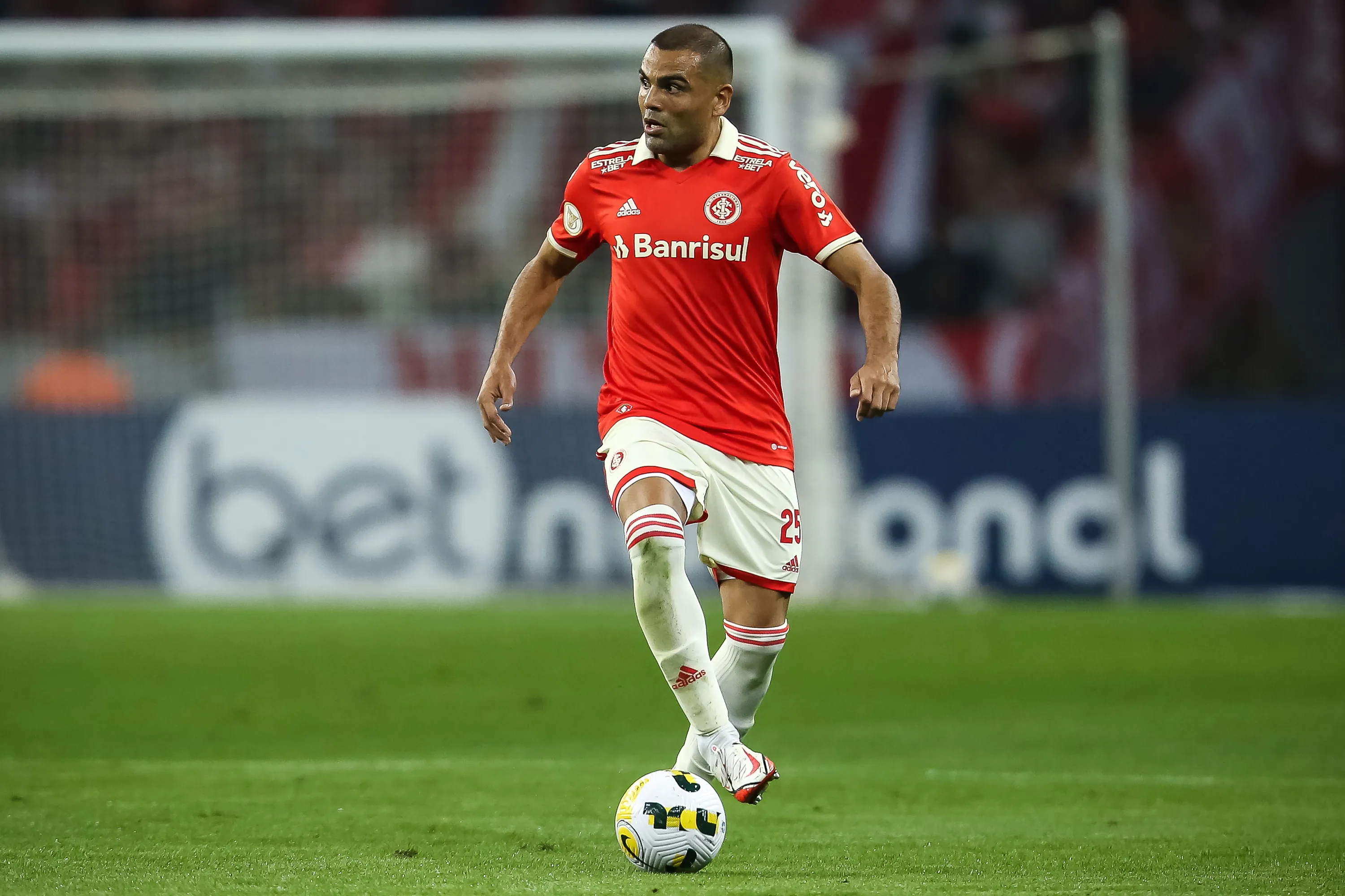 Gabriel Mercado em ação pelo Colorado. Foto: Pedro H. Tesch/AGIF