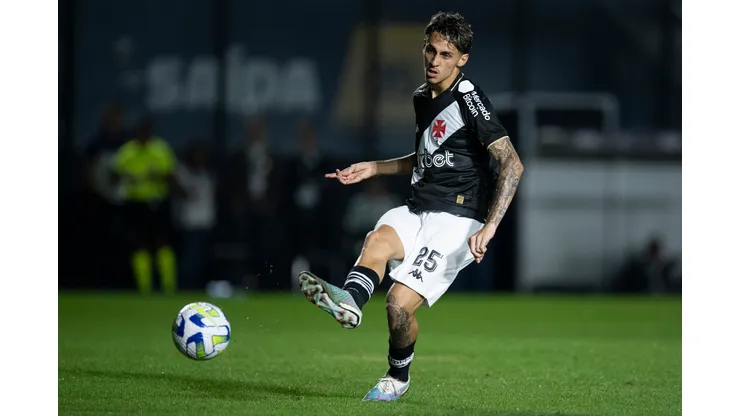 Foto: Jorge Rodrigues/AGIF - Marlon Gomes em partida do Vasco pelo Campeonato Brasileiro