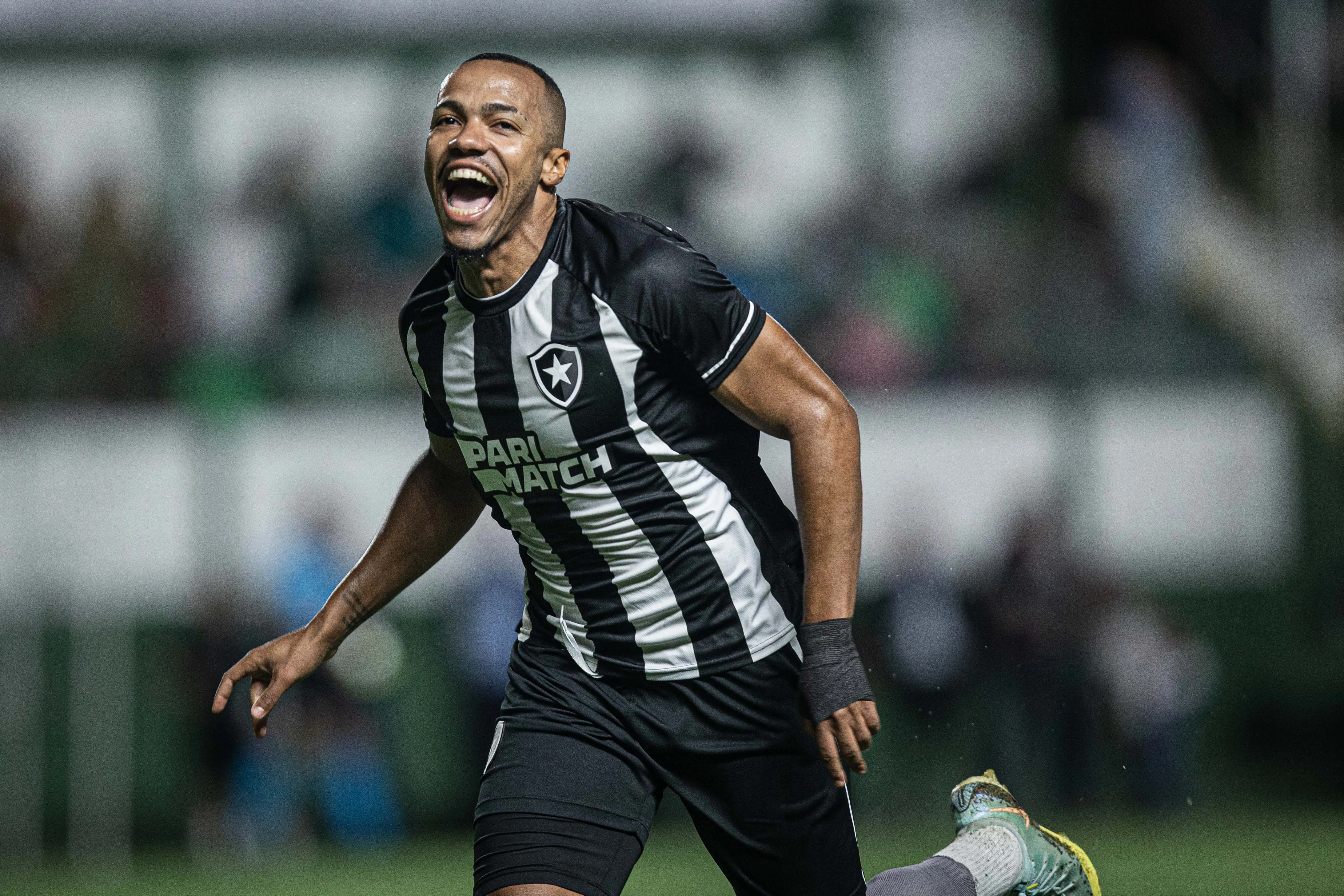 Marlon Freitas durante partida contra o Goias. Foto: Heber Gomes/AGIF