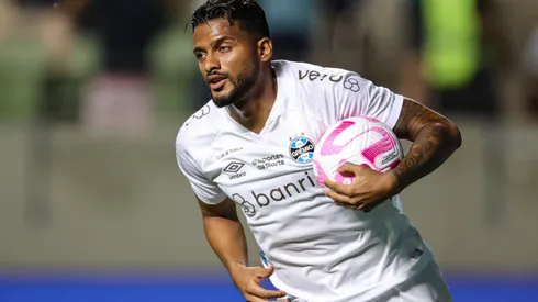Foto: Gilson Lobo/AGIF - Reinaldo recebe punição do STJD no Grêmio.