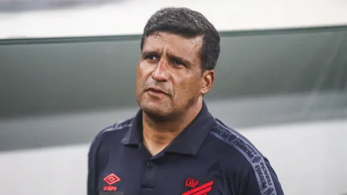 Foto: Gabriel Machado/AGIF – Wesley Carvalho fala sobre briga pela Libertadores.