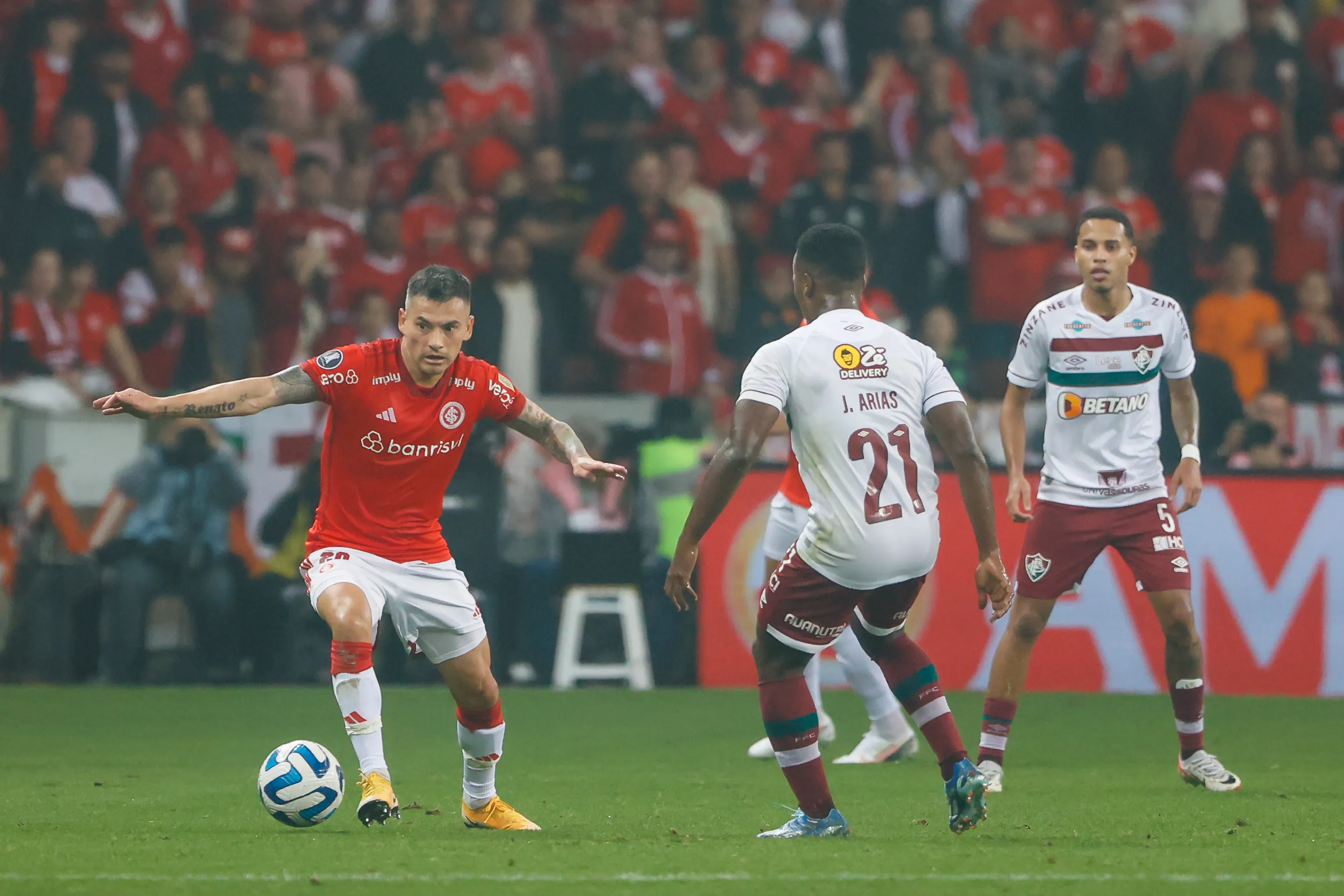 Foto: Luiz Erbes/AGIF – Fluminense e Internacional pela partida de volta da Libertadores.