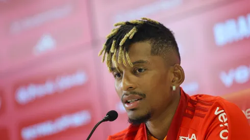 Foto Ricardo Duarte/Internacional – Dalbert fala sobre situação polêmica no Inter.