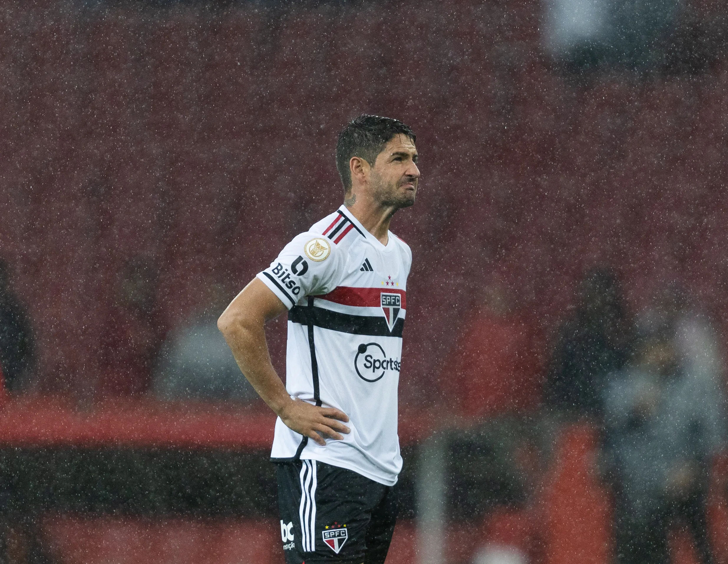 Foto: Caio Falcao/AGIF – Pato não vive um bom momento com a camisa do São Paulo.