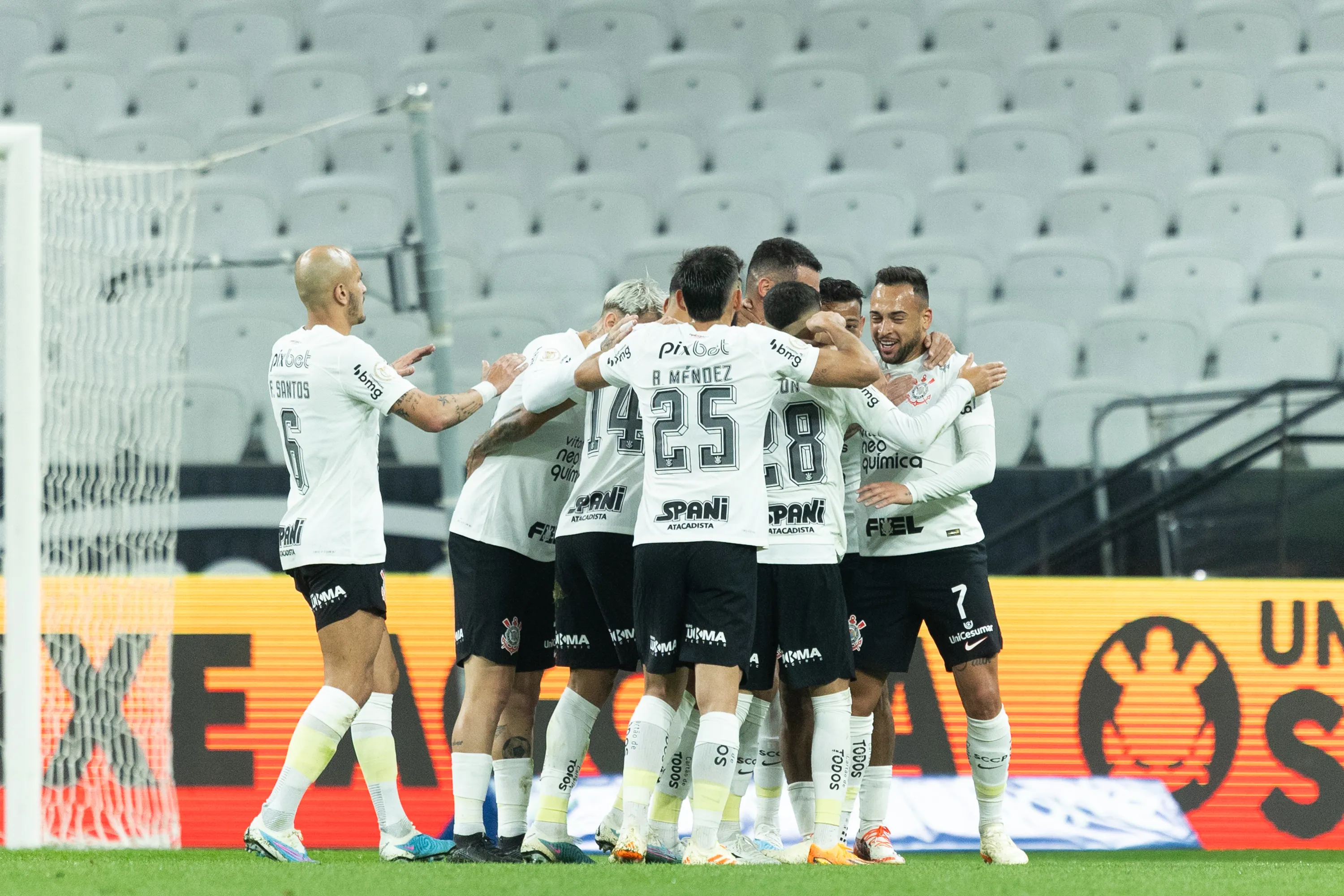O elenco do Corinthians não teve bom resultados ao longo da temporada, Foto: Diogo Reis/AGIF