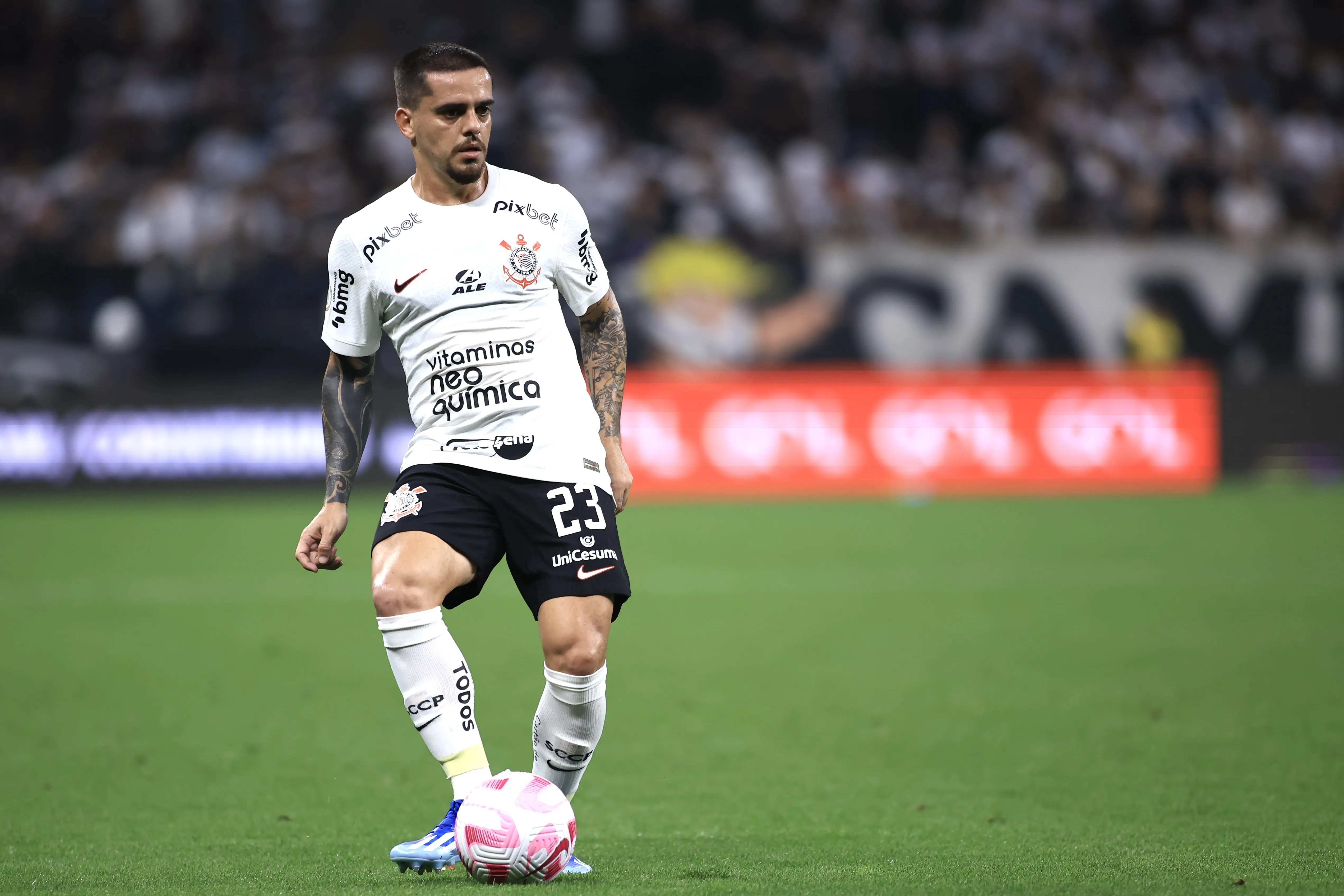 Foto: Marcello Zambrana/AGIF – Fagner outro jogador criticado pela torcida