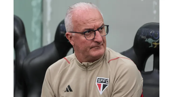 Dorival Júnior durante a partida contra o Athletico-PR pelo campeonato Brasileiro 2023. Foto: Robson Mafra/AGIF