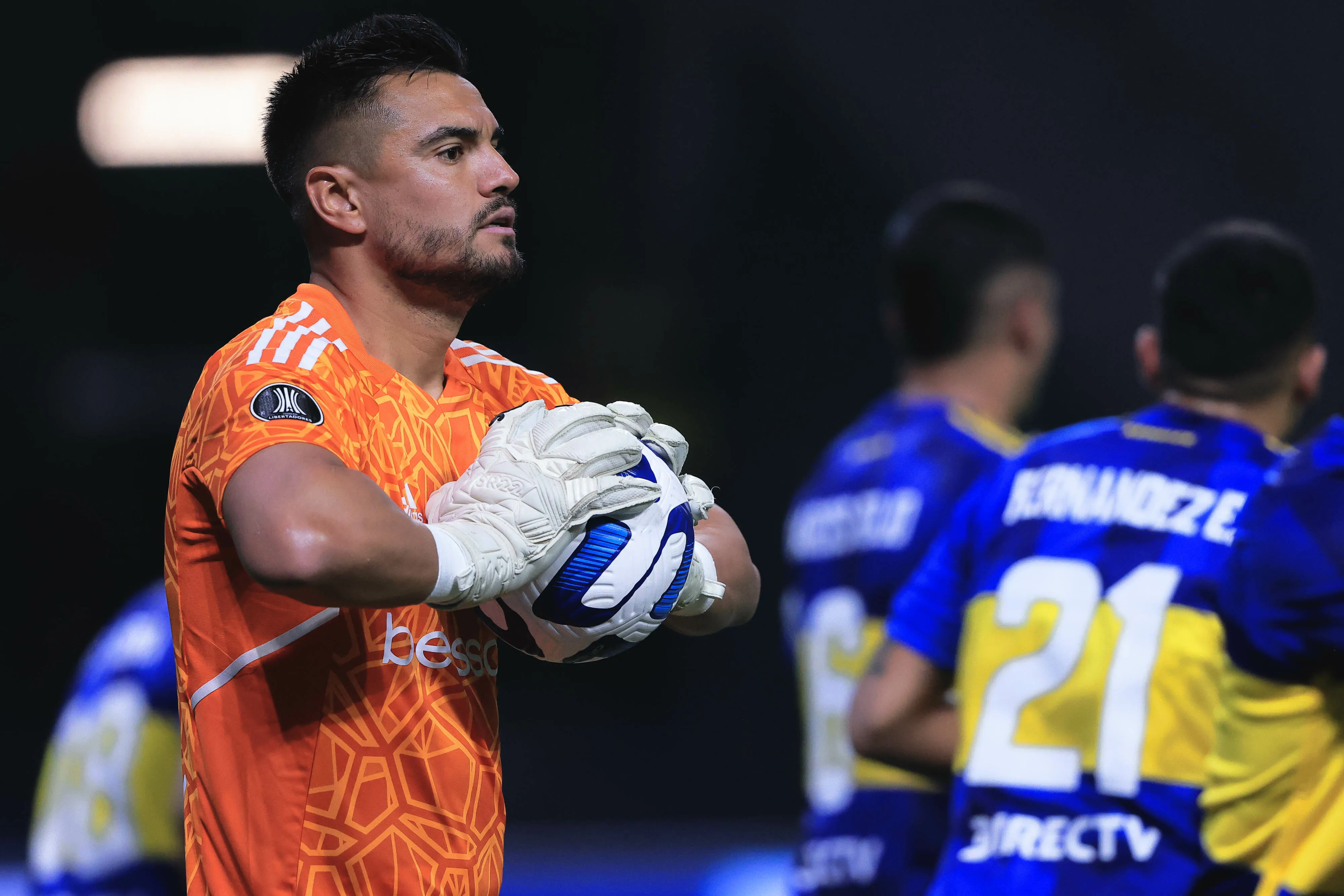 Foto: Ettore Chiereguini/AGIF – Romero é um exímio pegador de pênaltis
