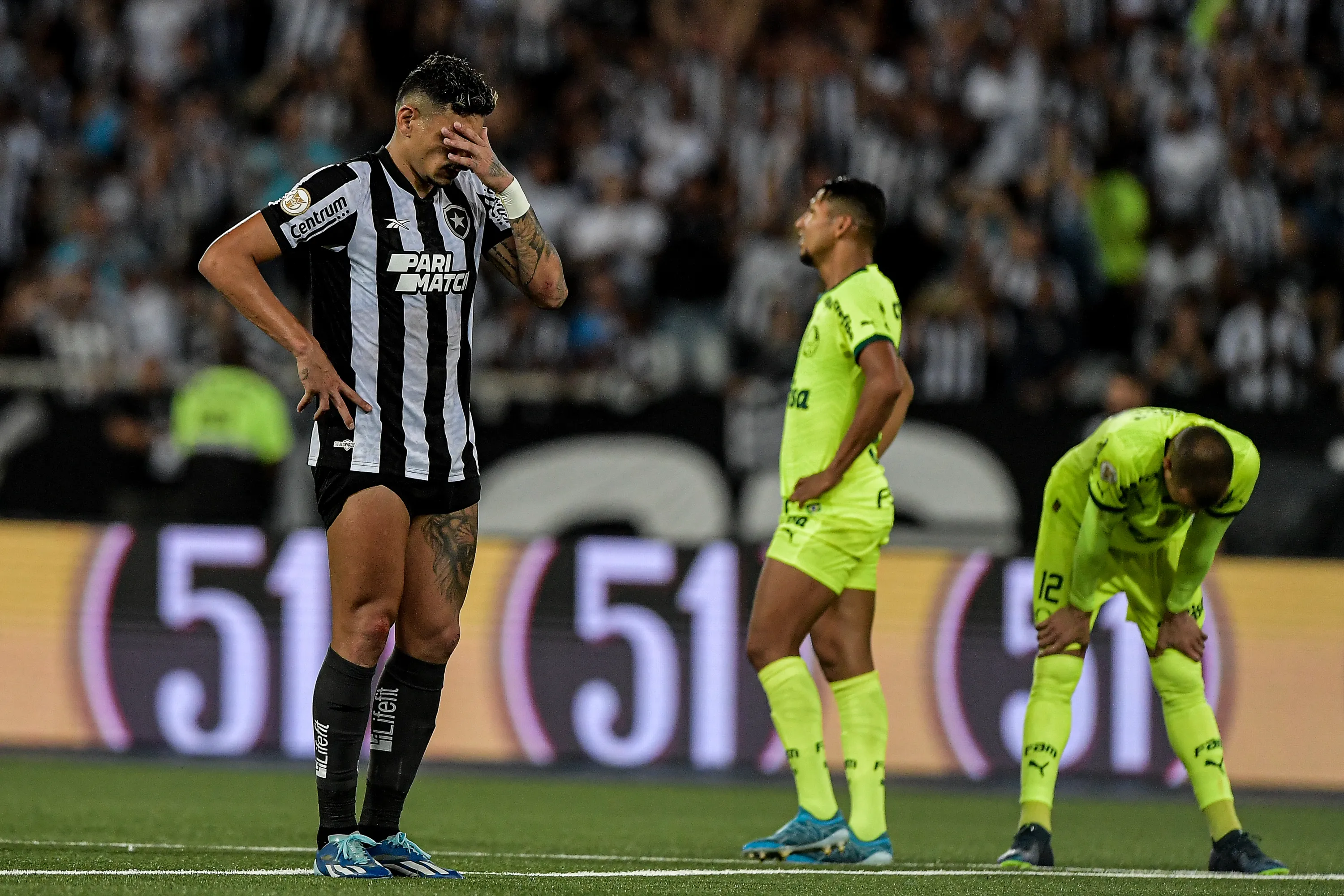 Foto: Thiago Ribeiro/AGIF – Pênalti perdido de Tiquinho fez a diferença.