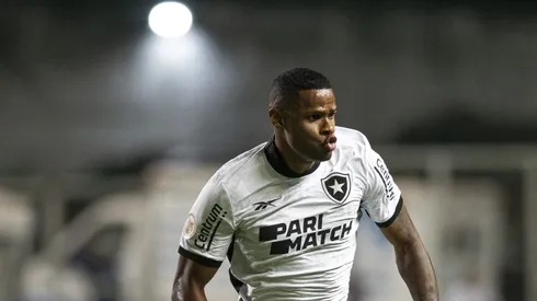 Foto: Alessandra Torres/AGIF – Júnior Santos vira assunto no Botafogo