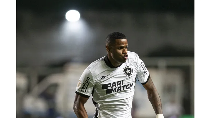 Foto: Alessandra Torres/AGIF - Júnior Santos vira assunto no Botafogo