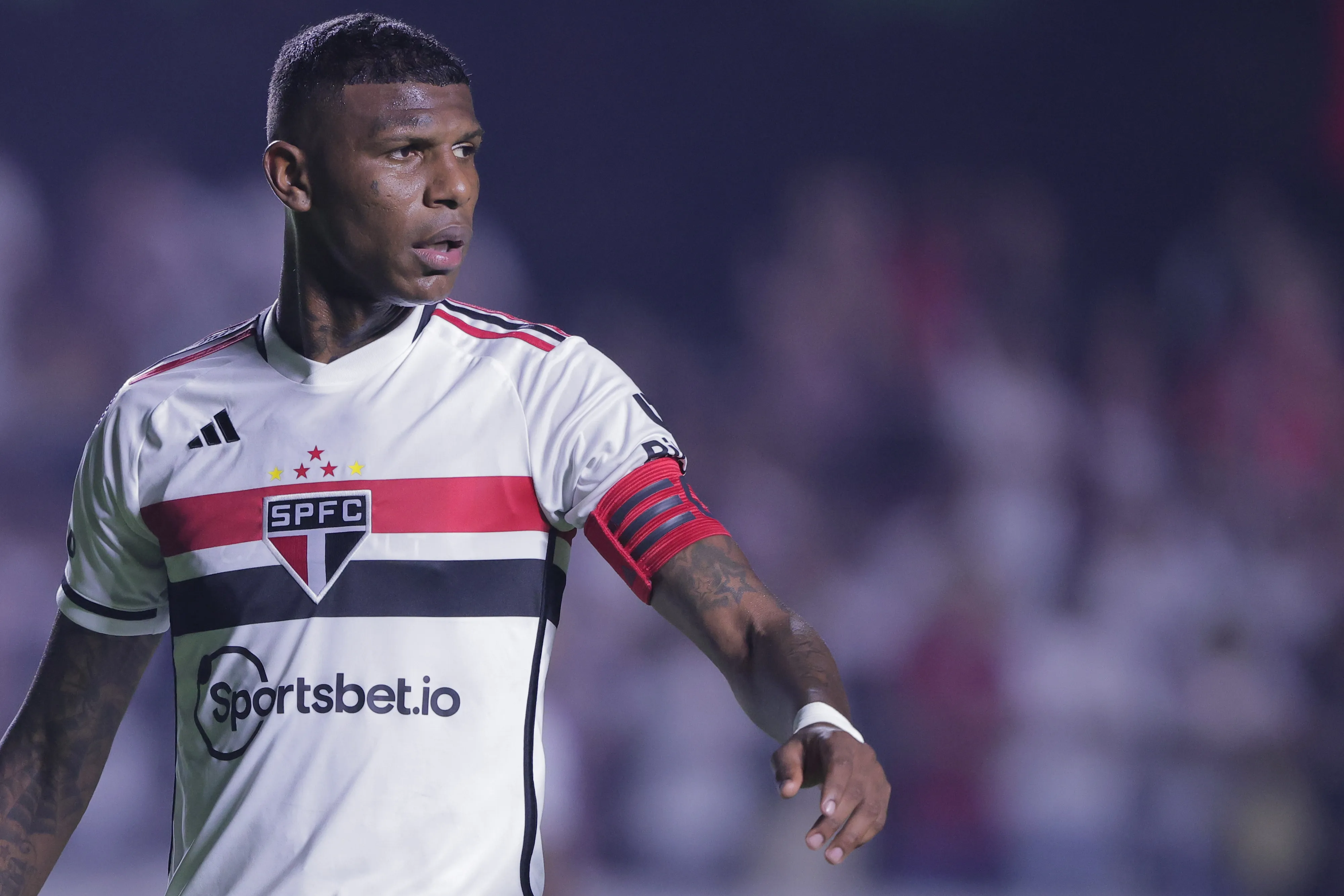 Arboleda durante partida contra o Tigre pela Copa Sul-Americana 2023. Foto: Ettore Chiereguini/AGIF