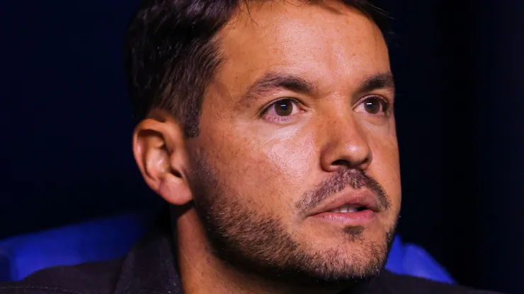 Nicolas Larcamon, coach of Leon looks on during the 16th round match between Puebla and Leon as part of the Torneo Apertura 2023 Liga MX at Cuauhtemoc Stadium on November 03, 2023 in Puebla, Mexico. (Photo by Agustin Cuevas/Getty Images)