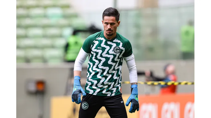 Foto: Gilson Lobo/AGIF - Tadeu entrou na mira do Botafogo.