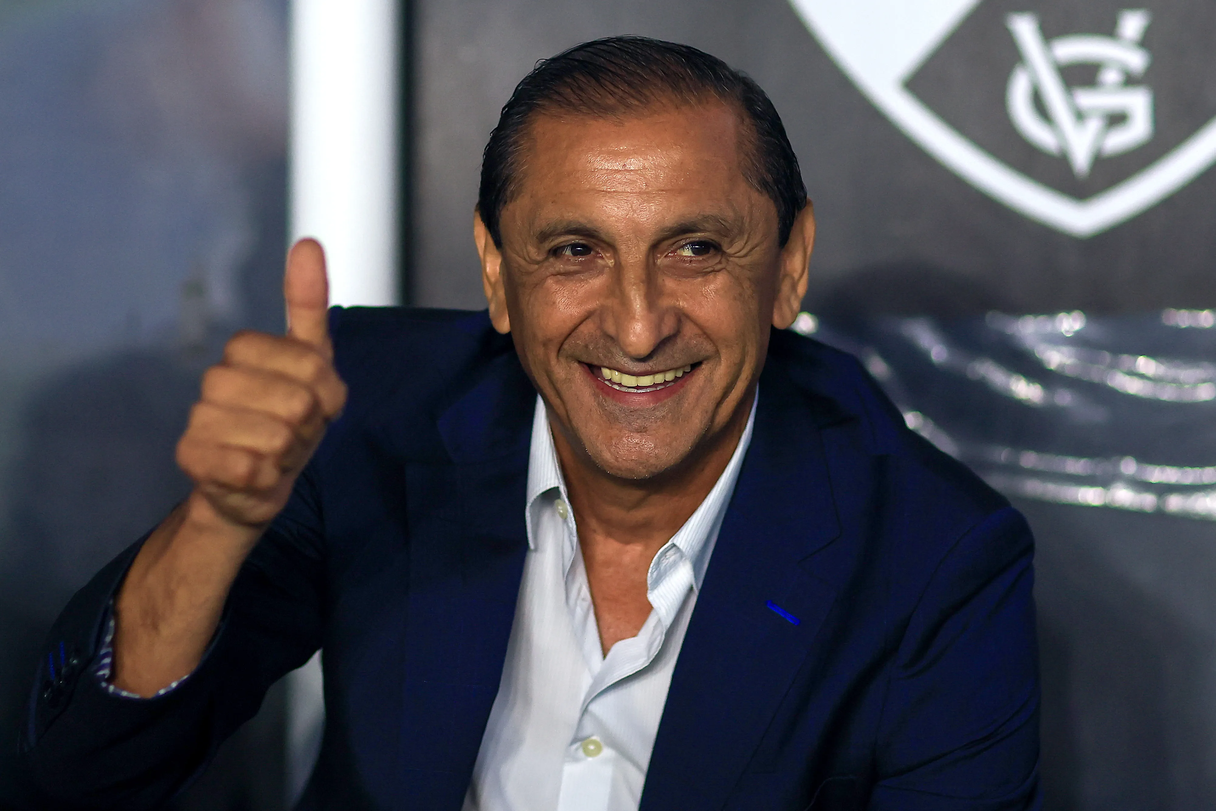 RIO DE JANEIRO, BRAZIL – SEPTEMBER 21: Ramón Díaz, head coach of Vasco gestures during the match between Vasco Da Gama and Coritiba as part of Brasileirao 2023 at Sao Januario Stadium on September 21, 2023 in Rio de Janeiro, Brazil. (Photo by Buda Mendes/Getty Images)