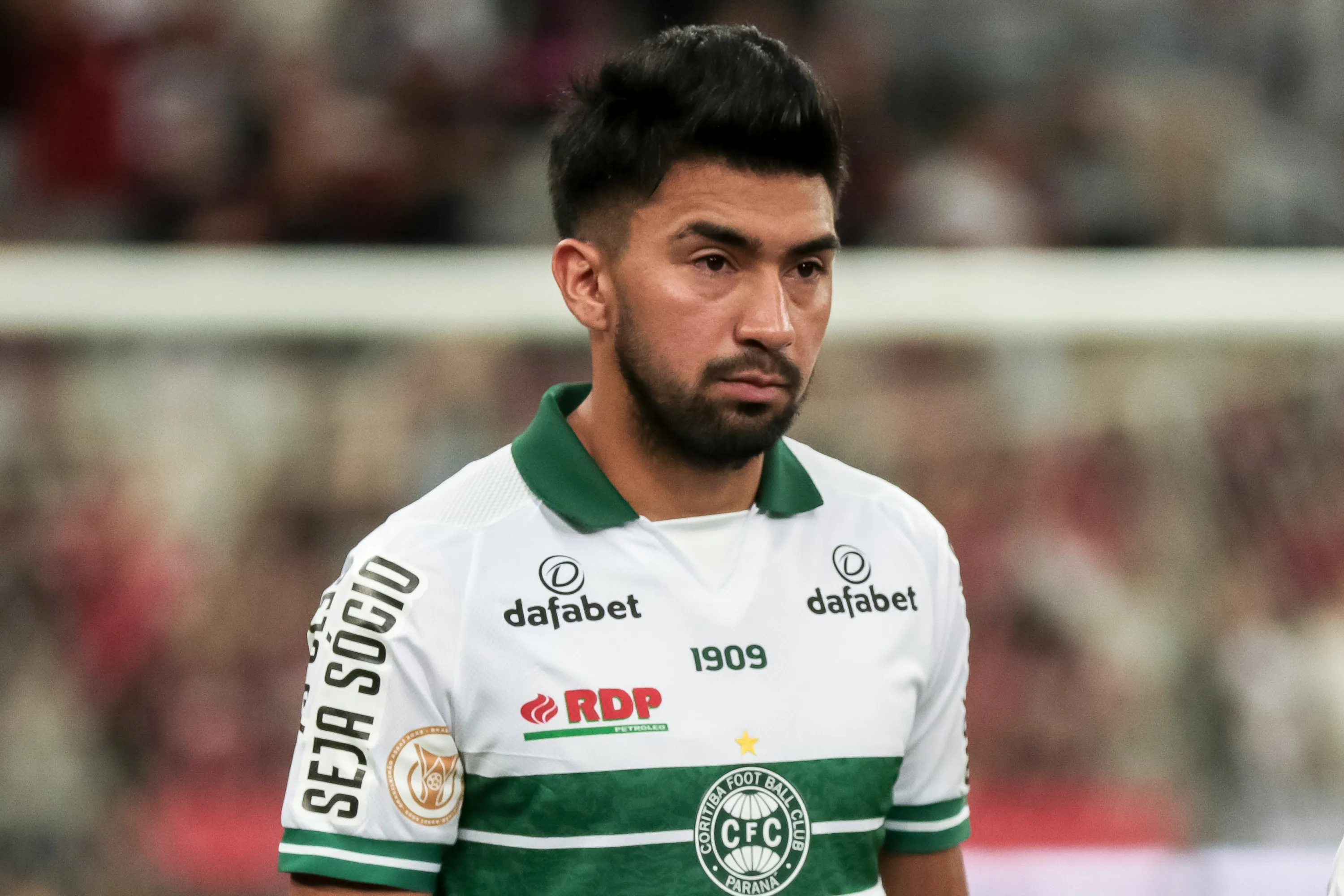Foto: Robson Mafra/AGIF – Marcelino Moreno em ação pelo Coritiba.