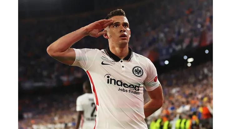 Foto: Maja Hitij/Getty Images - Borré em partida pelo Frankfurt, na Europa League em 2022