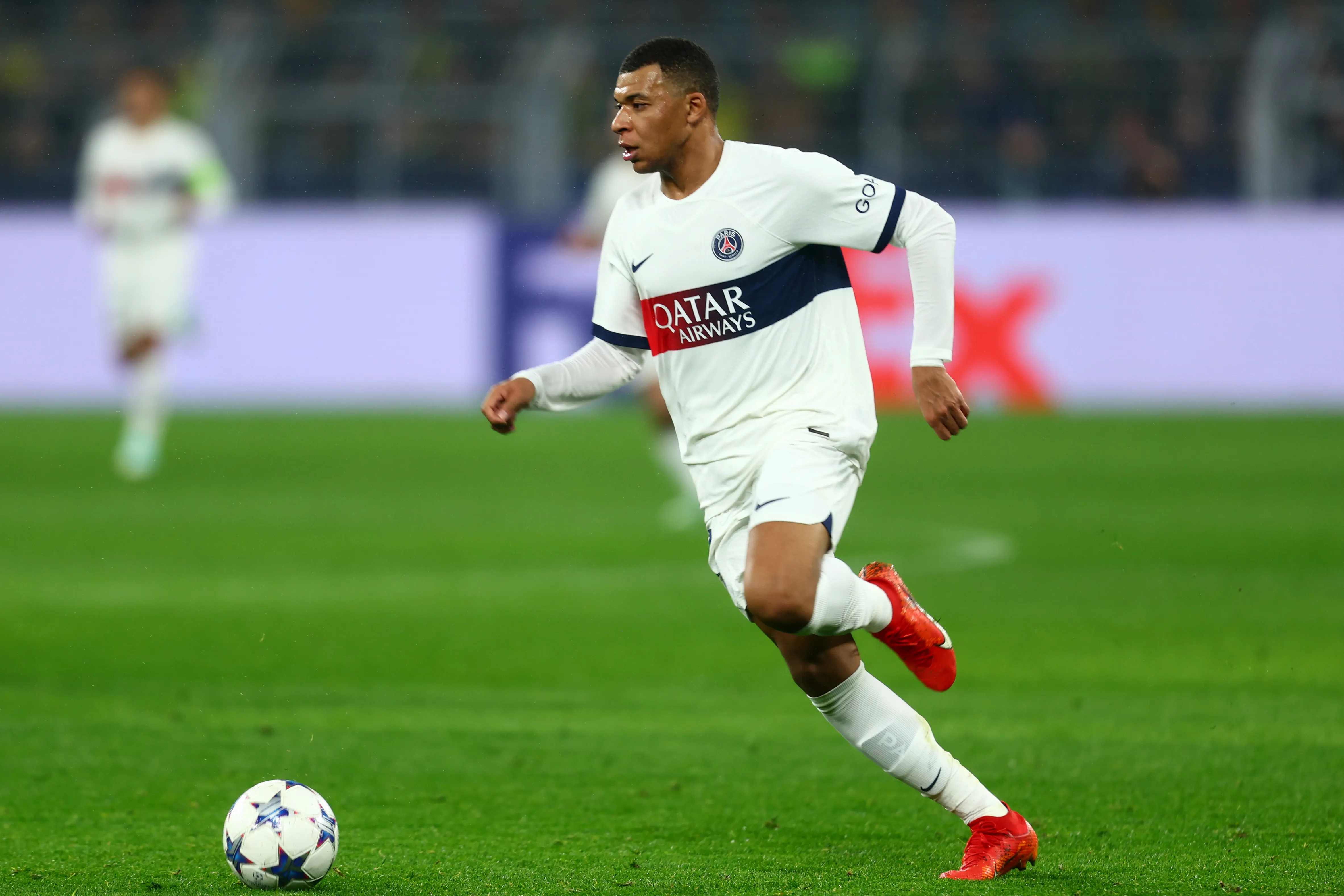 Kylian Mbappé, atacante do PSG. Foto: Leon Kuegeler/Getty Images