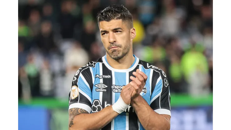 Luis Suarez jogador do Grêmio durante partida contra o Coritiba no estadio Couto Pereira pelo campeonato Brasileiro A 2023. Foto: Robson Mafra/AGIF