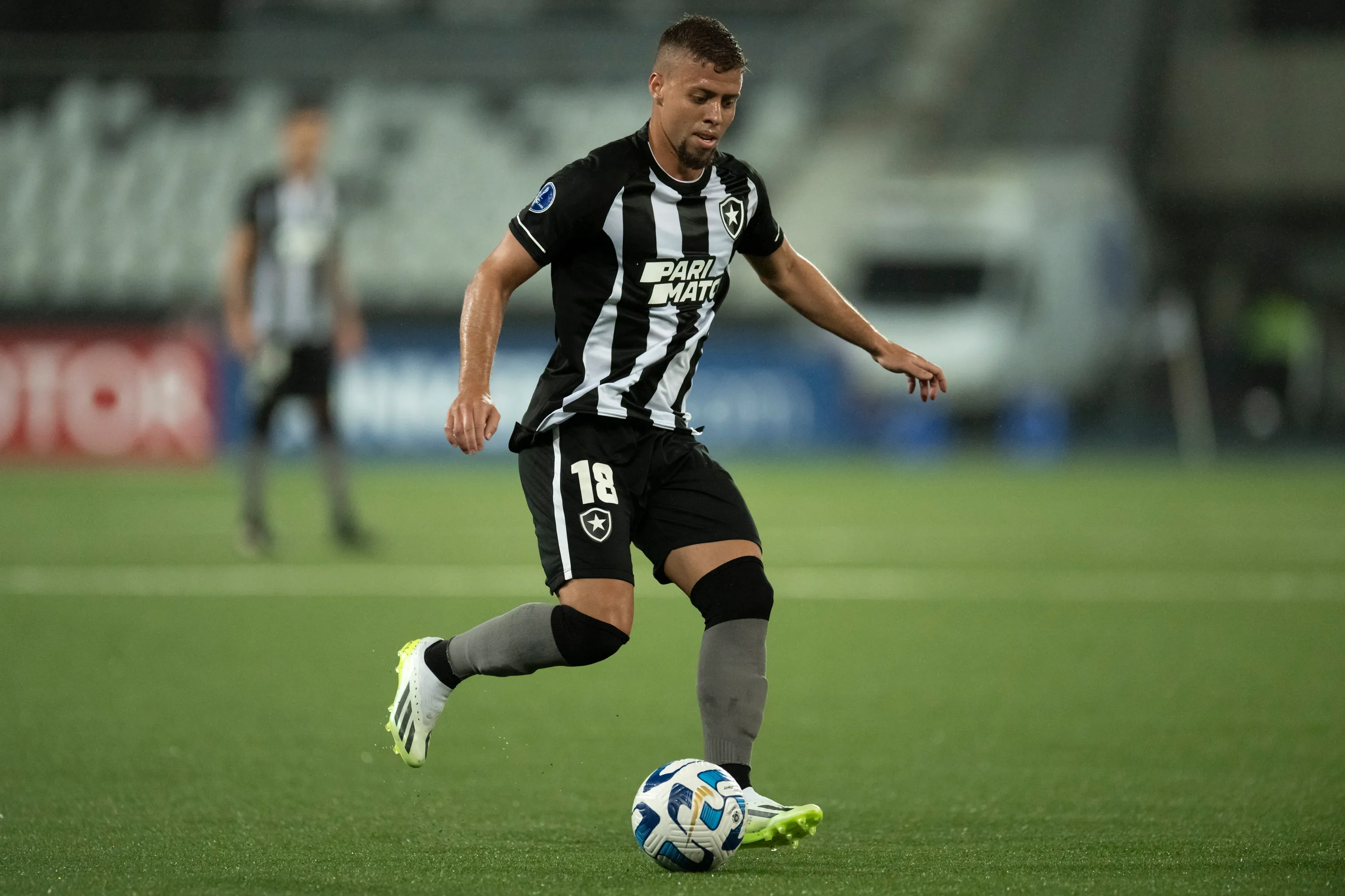 Lucas Fernandes em sua passagem pelo Botafogo. Foto: Jorge Rodrigues/AGIF