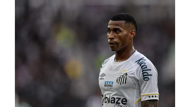 Jean Lucas, volante do Santos. Foto: Thiago Ribeiro/AGIF