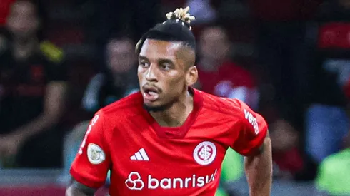 albert jogador do Internacional durante partida contra o América-MG no estádio Beira-Rio pelo campeonato Brasileiro A 2023. Foto: Maxi Franzoi/AGIF