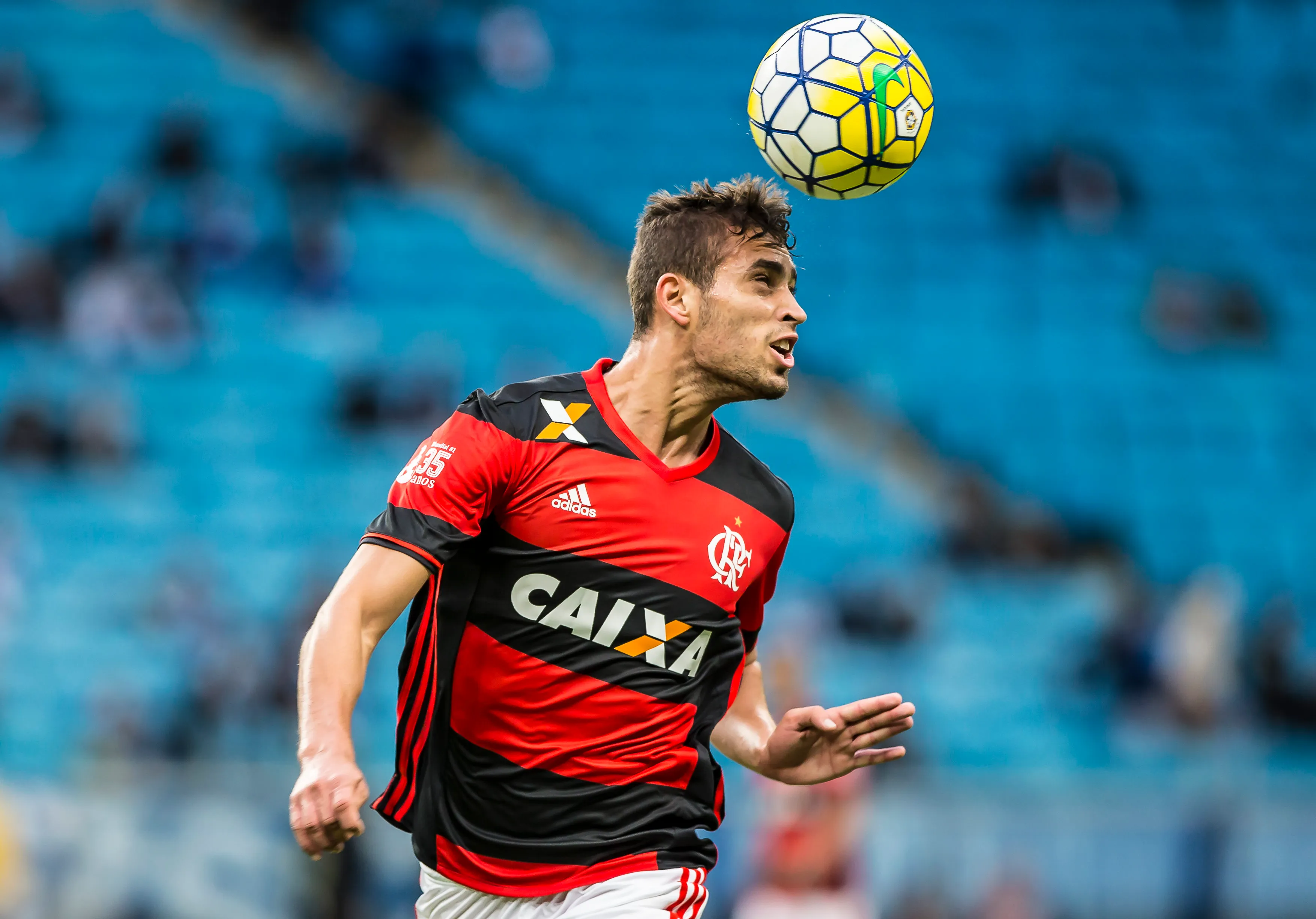 Léo Duarte interessa ao Cruzeiro. Foto: Jeferson Guareze/AGIF