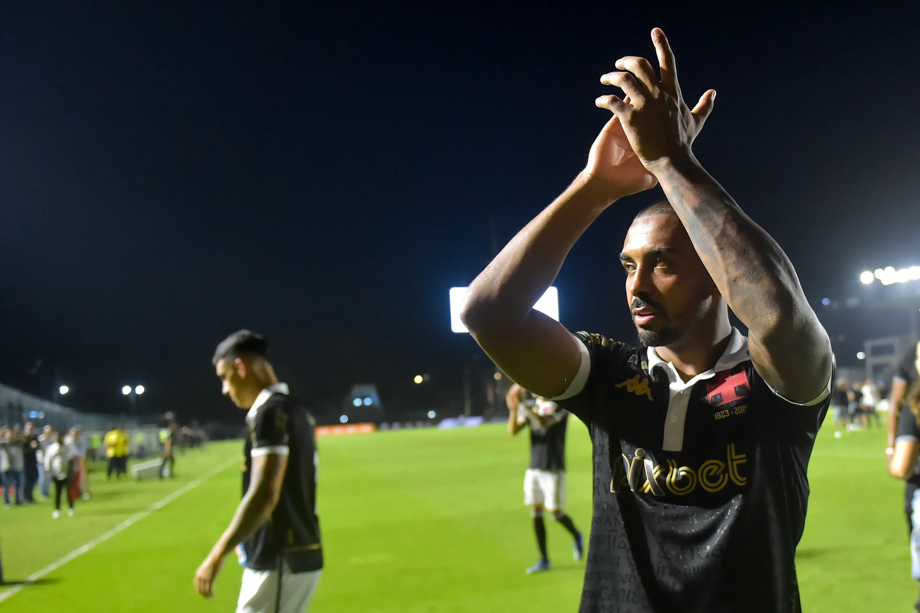 Atlético vai receber R$ 4,8 milhões por Paulo Henrique. Foto: Thiago Ribeiro/AGIF