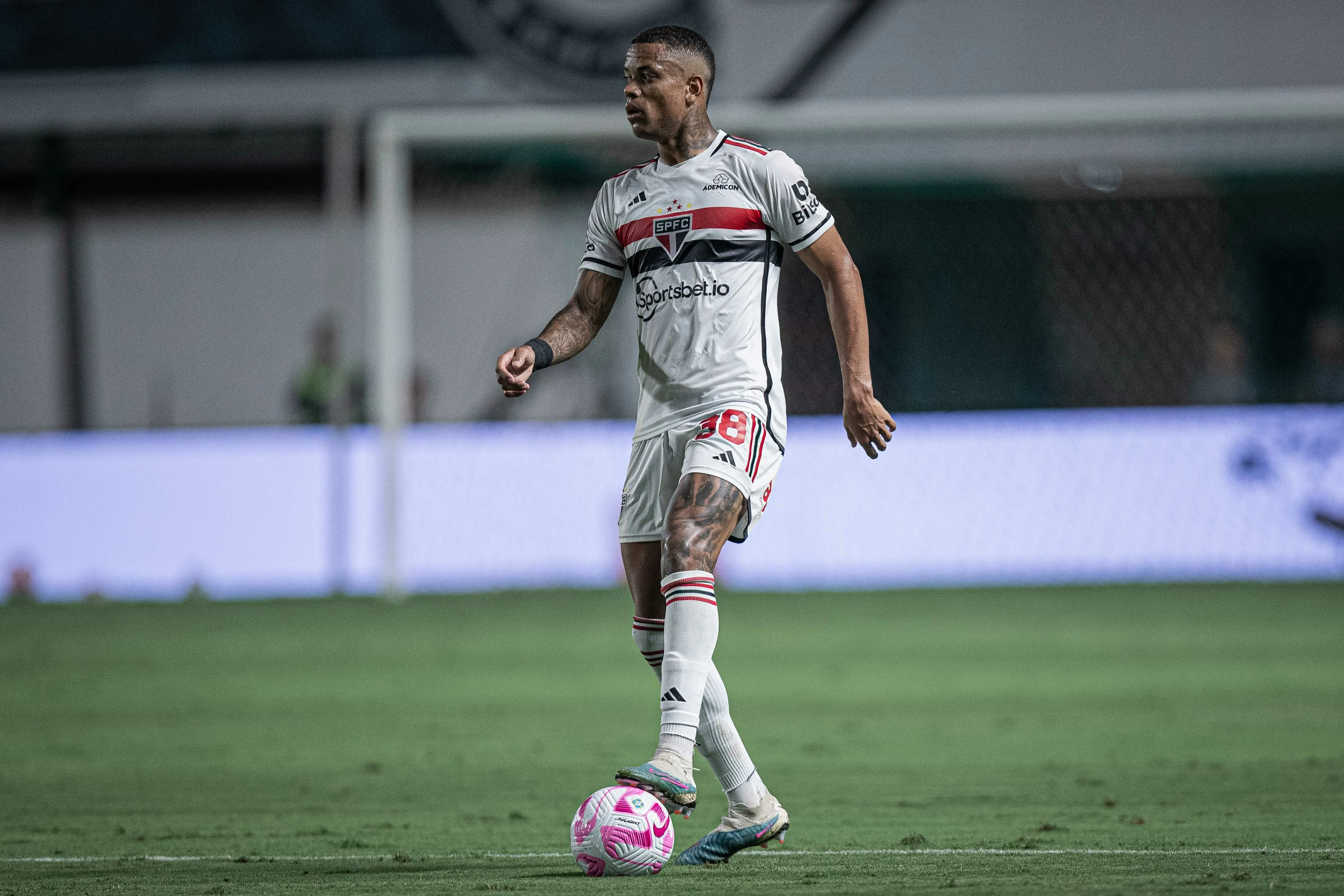 Empresário se pronuncia oficialmente sobre situação de Caio Paulista. Foto: Heber Gomes/AGIF
